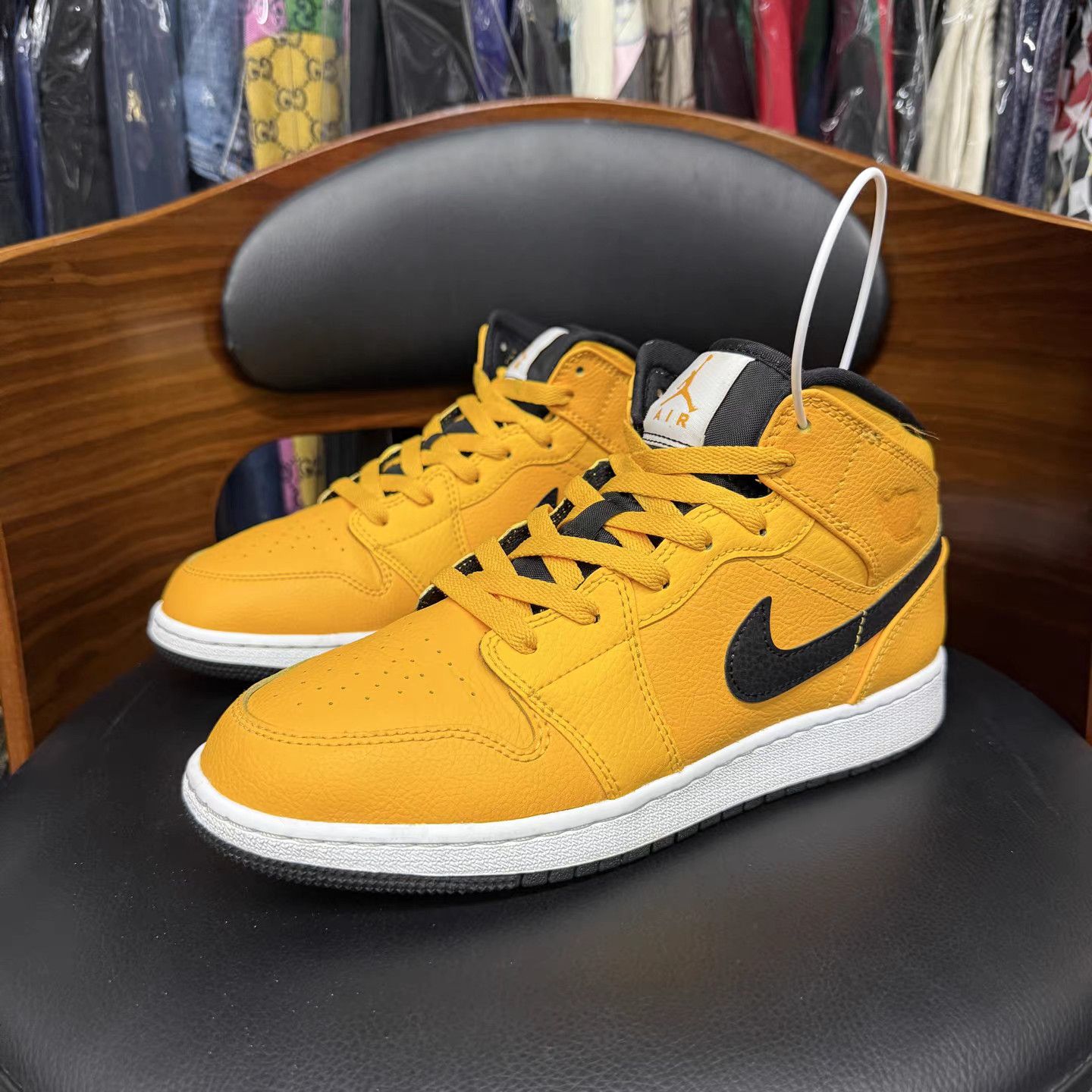 Jordan Brand Air Jordan 1 Basketball Shoes K15 Size US 8.5 / IT 38.5 - 1 Thumbnail