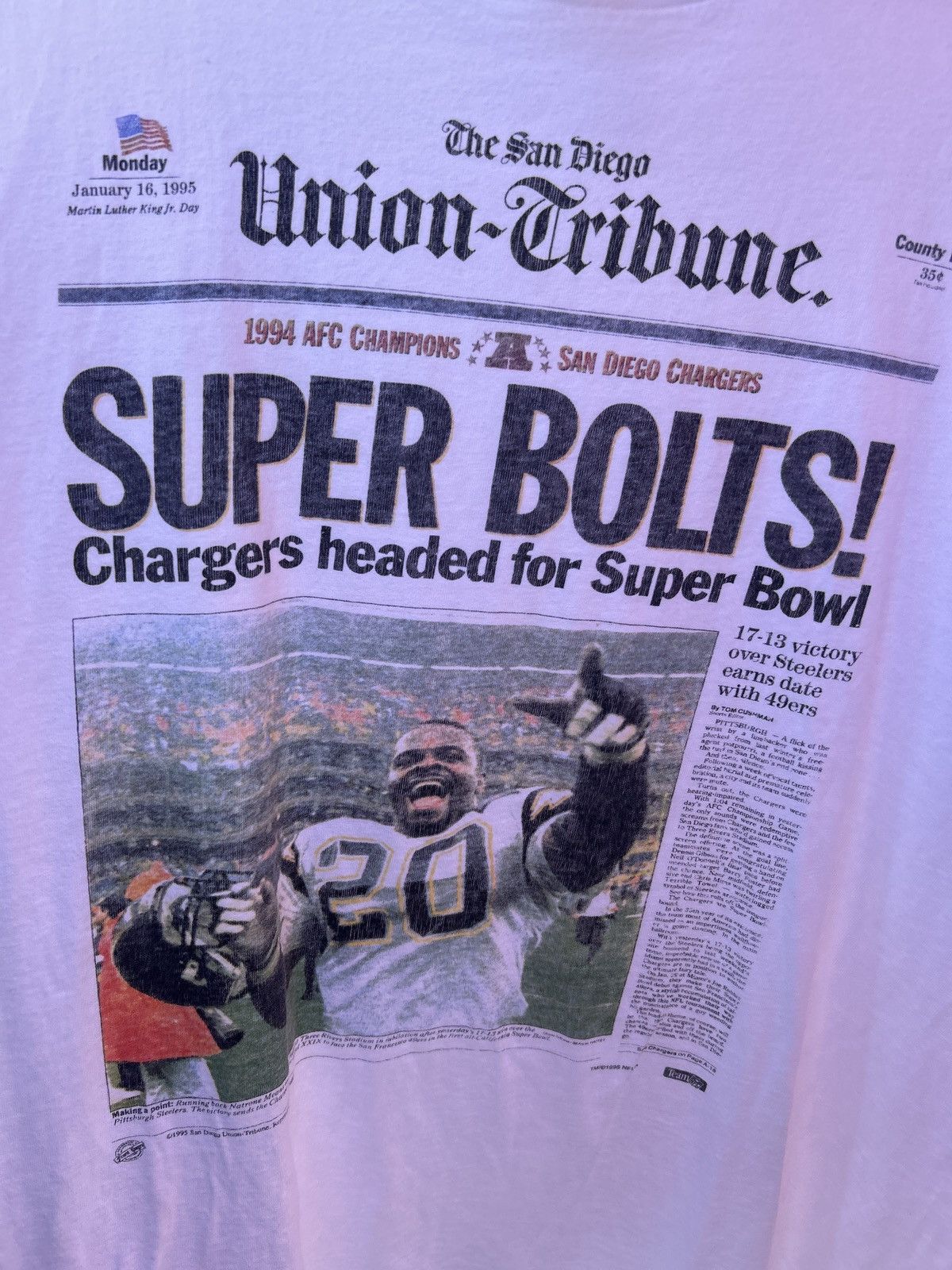 Vintage vintage 1995 san diego chargers newspaper tee Size US XL / EU 56 / 4 - 4 Thumbnail
