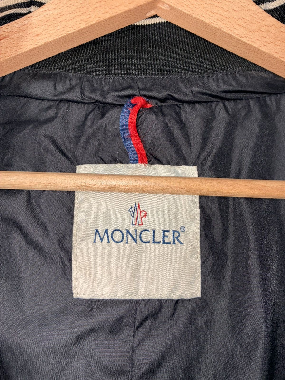 Moncler Nylon aix giubbotto Moncler jacket Size US XL / EU 56 / 4 - 3 Thumbnail