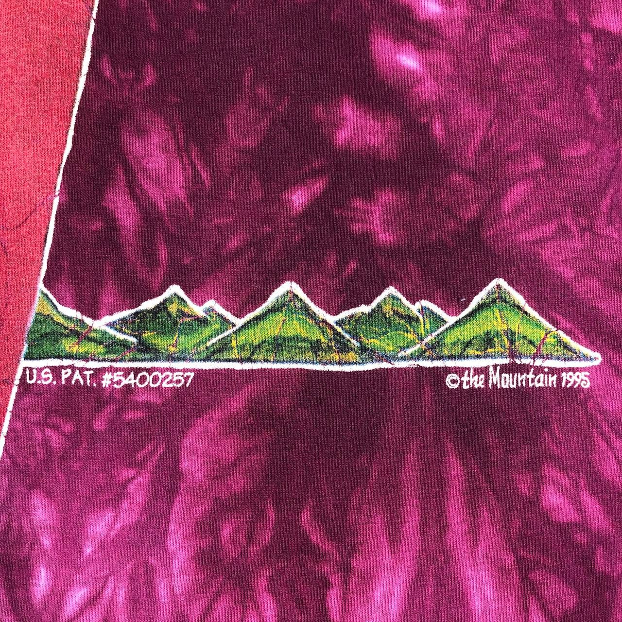 Vintage Vintage 90's The Mountain Gina Gray T-Shirt Size US XL / EU 56 / 4 - 7 Thumbnail