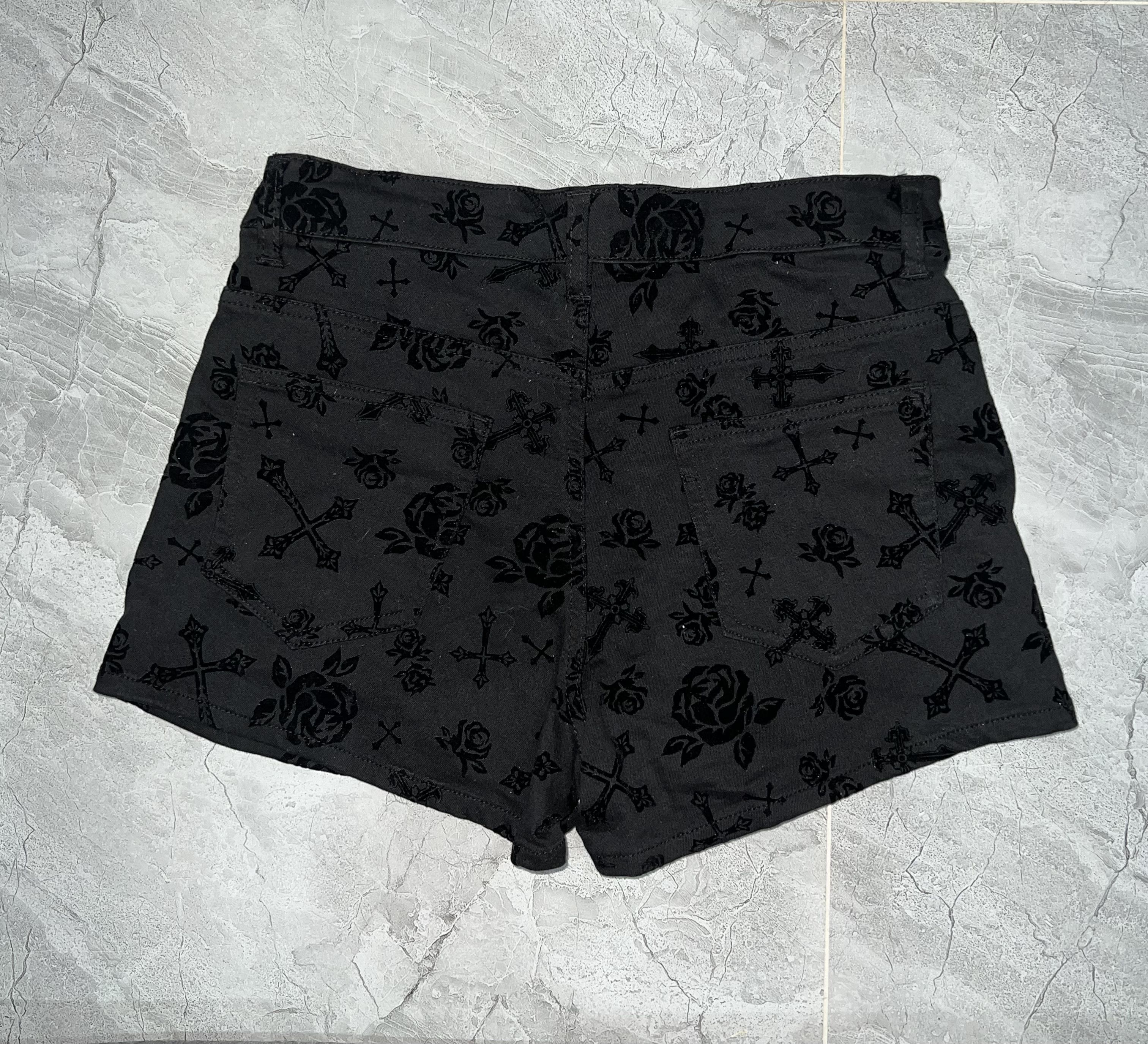 Japanese Brand Digdeep rose and cross shorts 🥀➕ Size 25" / US 0 / IT 36 - 3 Thumbnail
