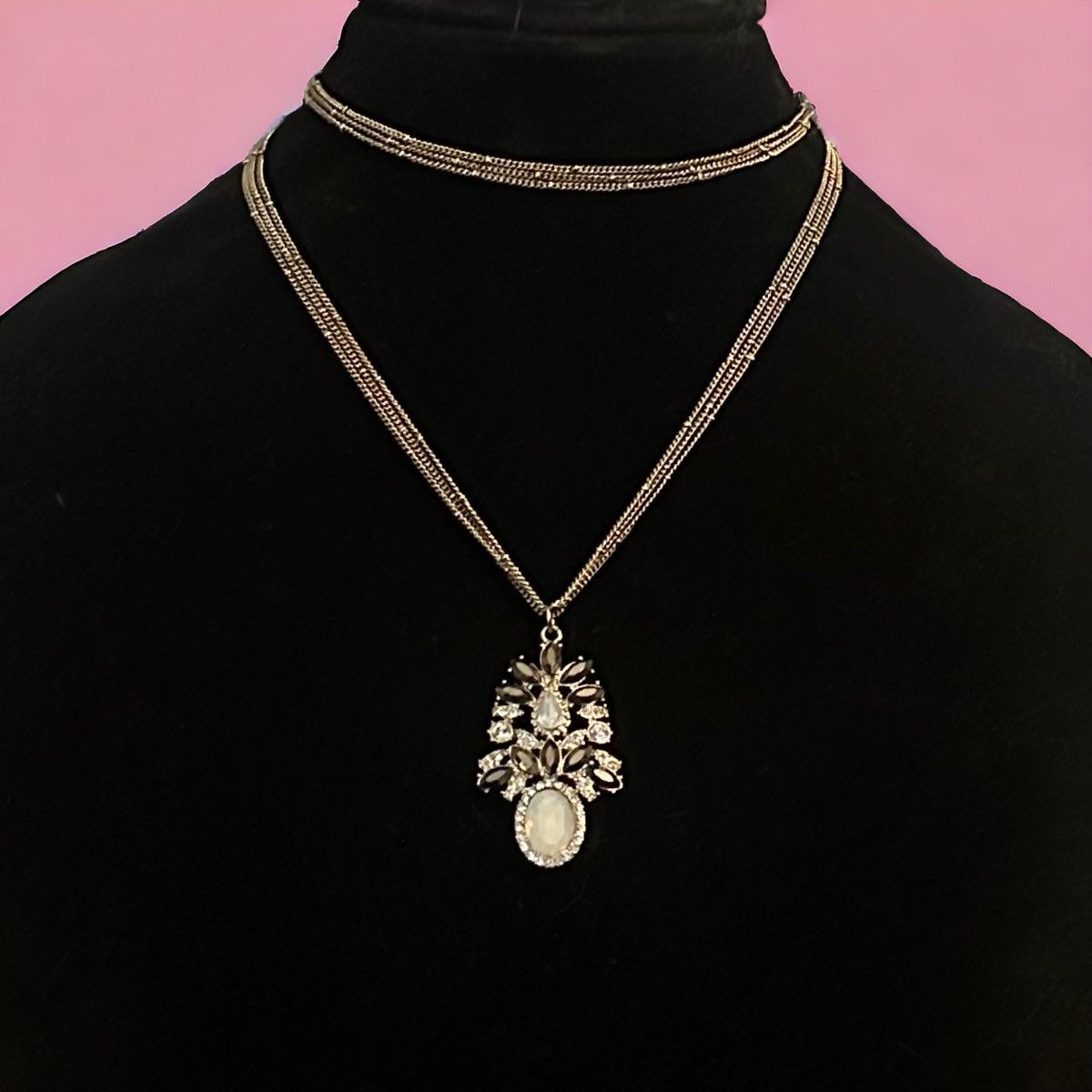 Other Multi strand gold tone rhinestone and pendant necklace Size ONE SIZE - 1 Thumbnail