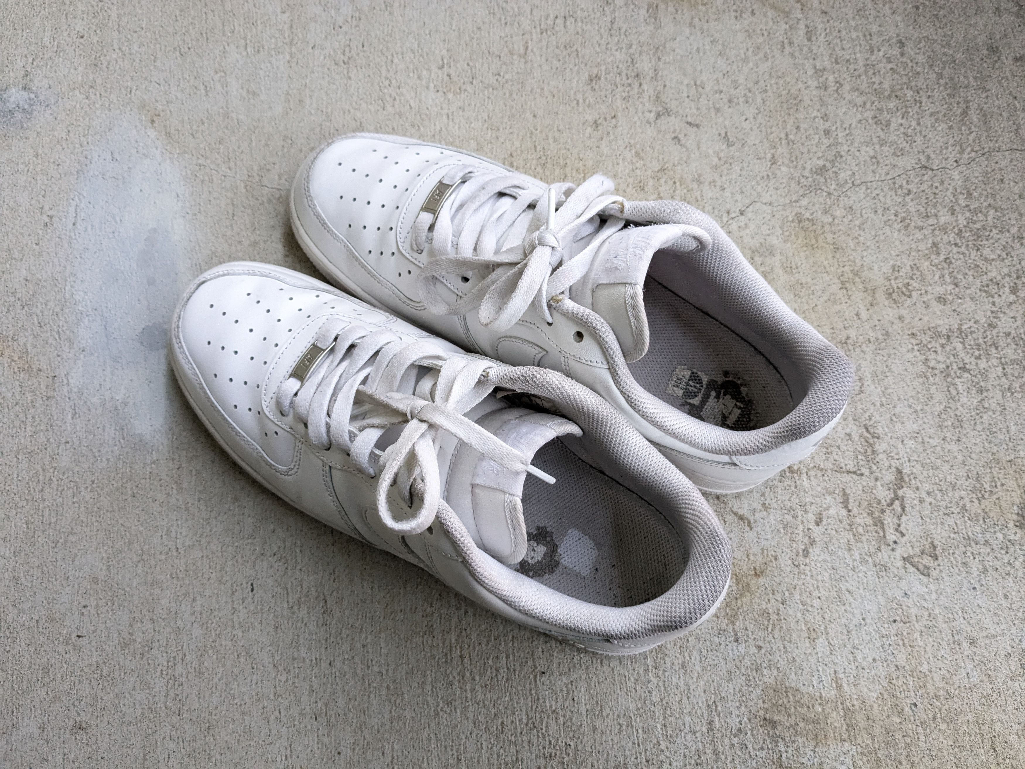 Nike Nike Air Force 1 AF1 Triple White 11 Low Tops Leather Size US 11 / EU 44 - 14 Thumbnail