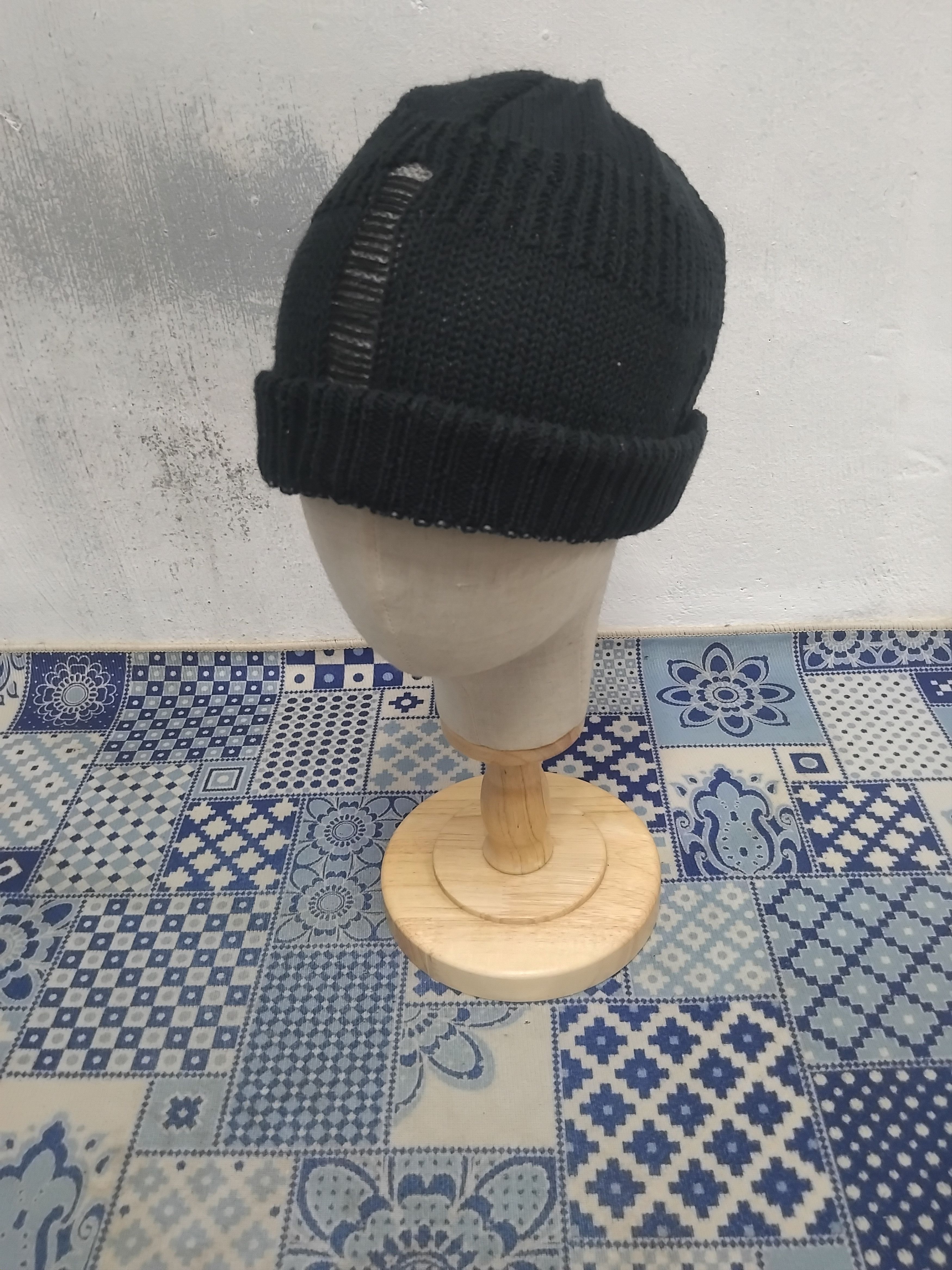 United Arrows United Arrows Beauty & Youth distressed tear style beanie Size ONE SIZE - 1 Thumbnail