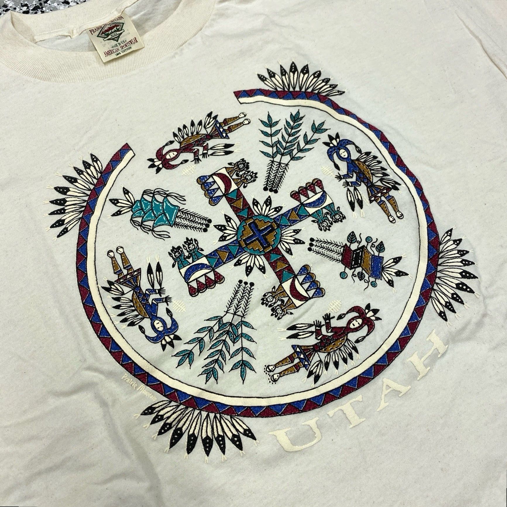 Vintage VINTAGE Prairie Mountain UTAH Souvenir Beige T Shirt 2XL Unisex Short Sleeve 100% Cotton Graphic Tee 1990s Size US XXL / EU 58 / 5 - 2 Thumbnail