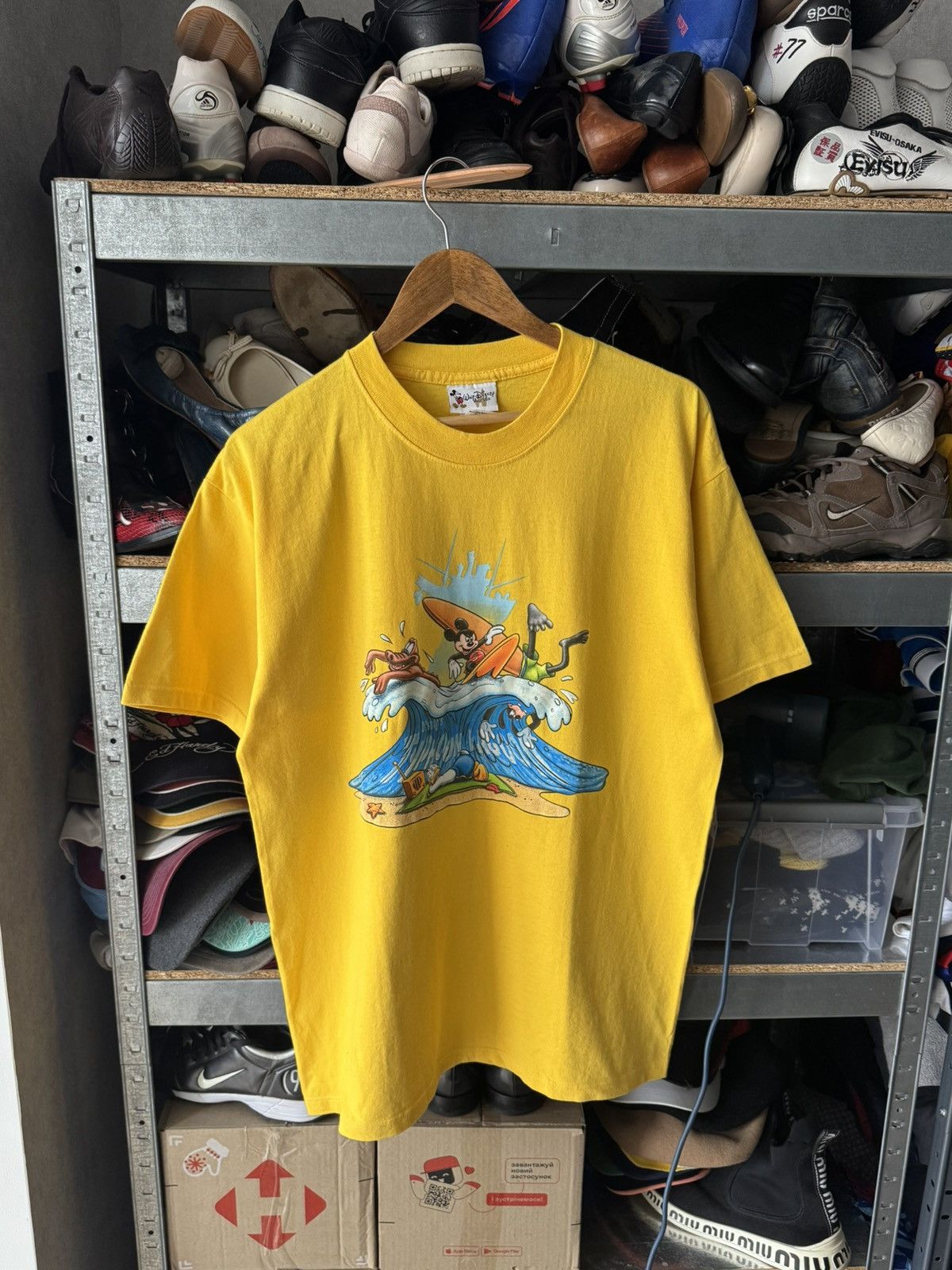 Disney Vintage Disney Mickey Mouse Typhoon Lagoon Yellow T Shirt Size US L / EU 52-54 / 3 - 1 Thumbnail