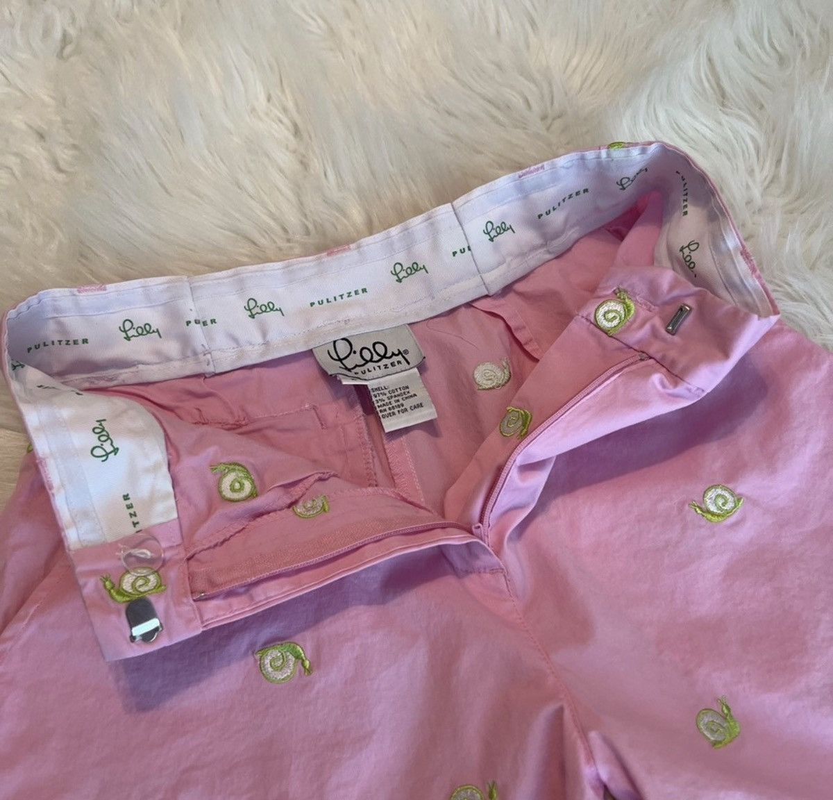 Lilly Pulitzer VTG White Label Lilly Pulitzer Chino Shorts snail SZ 2 Pink Size 26" / US 2 / IT 38 - 3 Thumbnail
