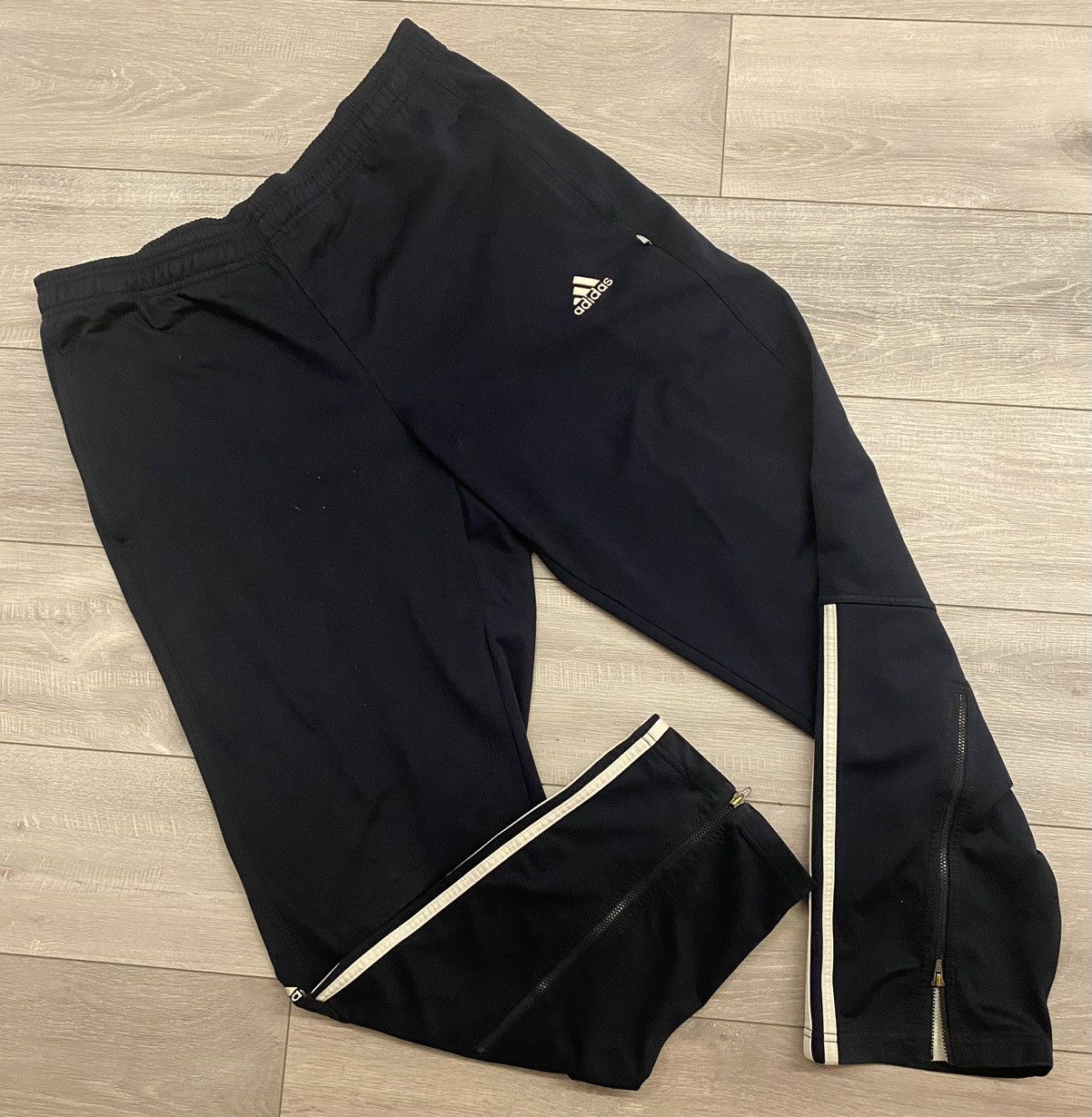 Adidas Navy Vintage Adidas Sweatpants Size US 36 / EU 52 - 1 Thumbnail