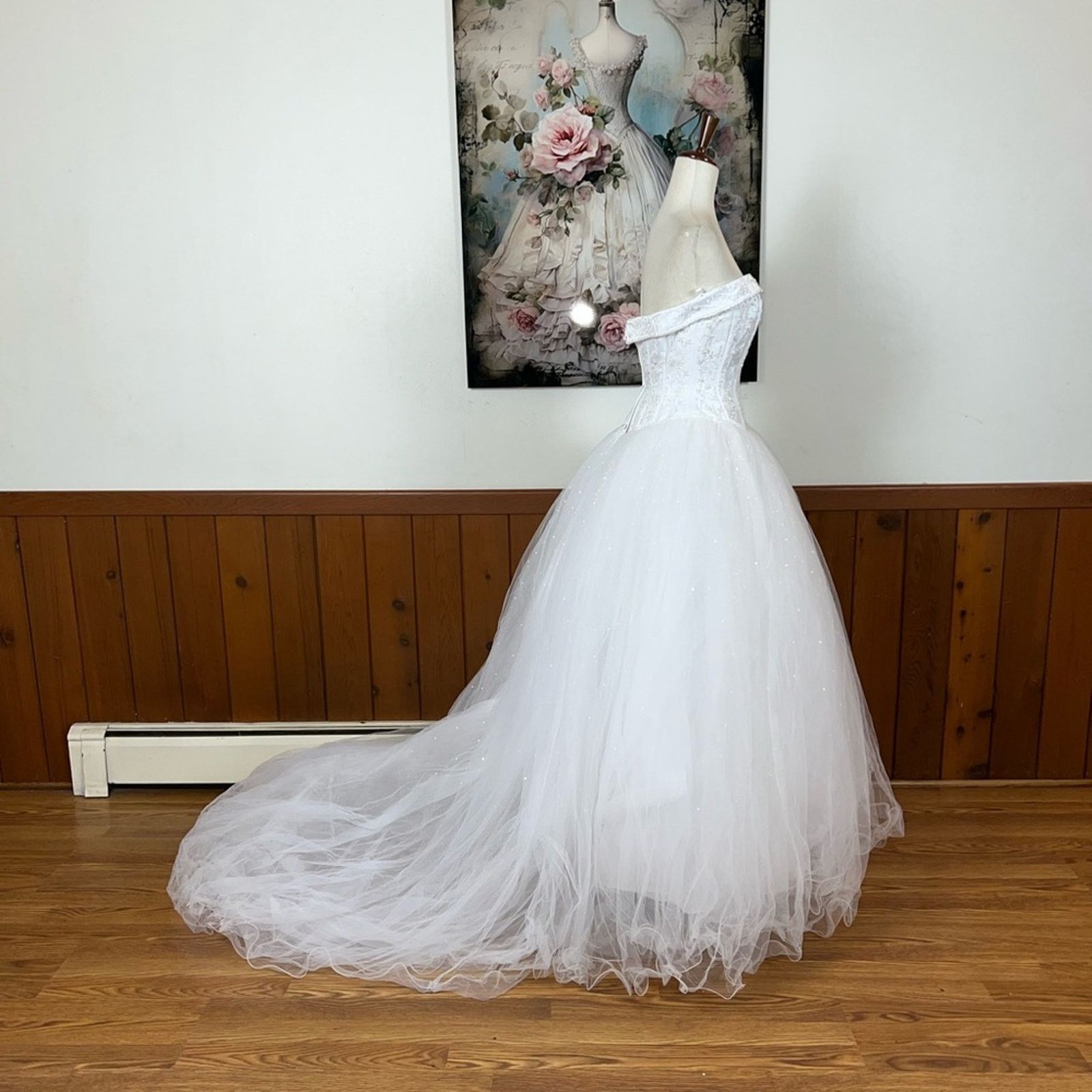 Other David’s Bridal Sparkling Tulle Bateau Waist Wedding Gown! Size S / US 4 / IT 40 - 4 Thumbnail