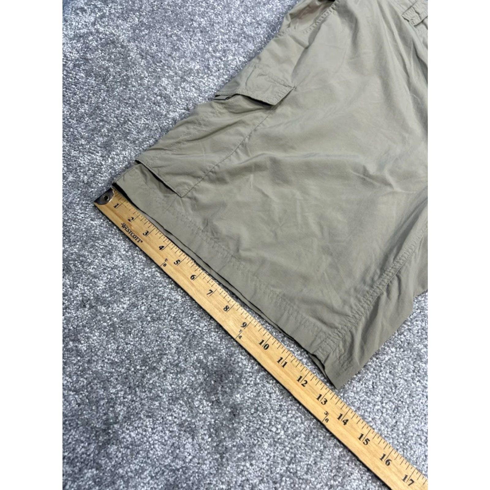 Vintage Columbia Cargo Shorts Mens 40 Khaki Beige Lightweight Ripstop 9" Nylon Polyester Casual Workwear Travel Outdoor American Mens Size US 40 / EU 56 - 5 Thumbnail