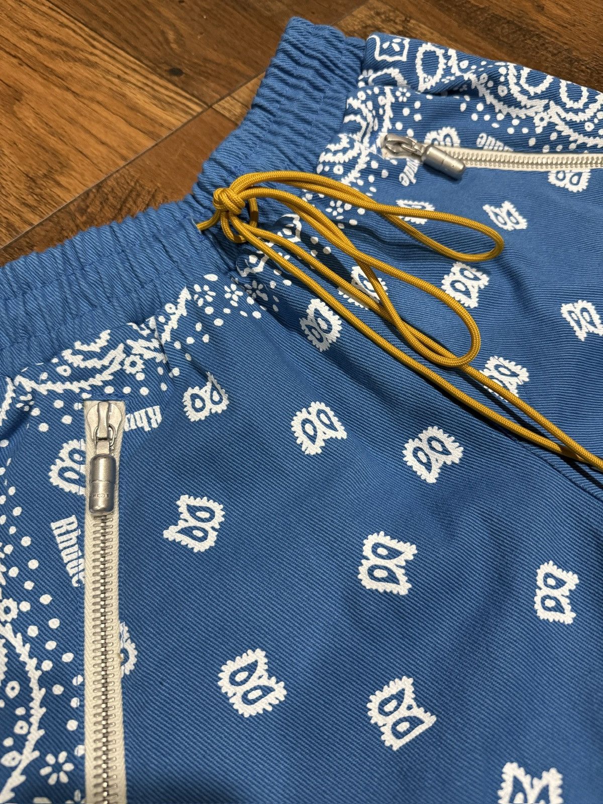 Rhude Rhude Bandana Shorts X Small Size US 28 / EU 44 - 2 Thumbnail