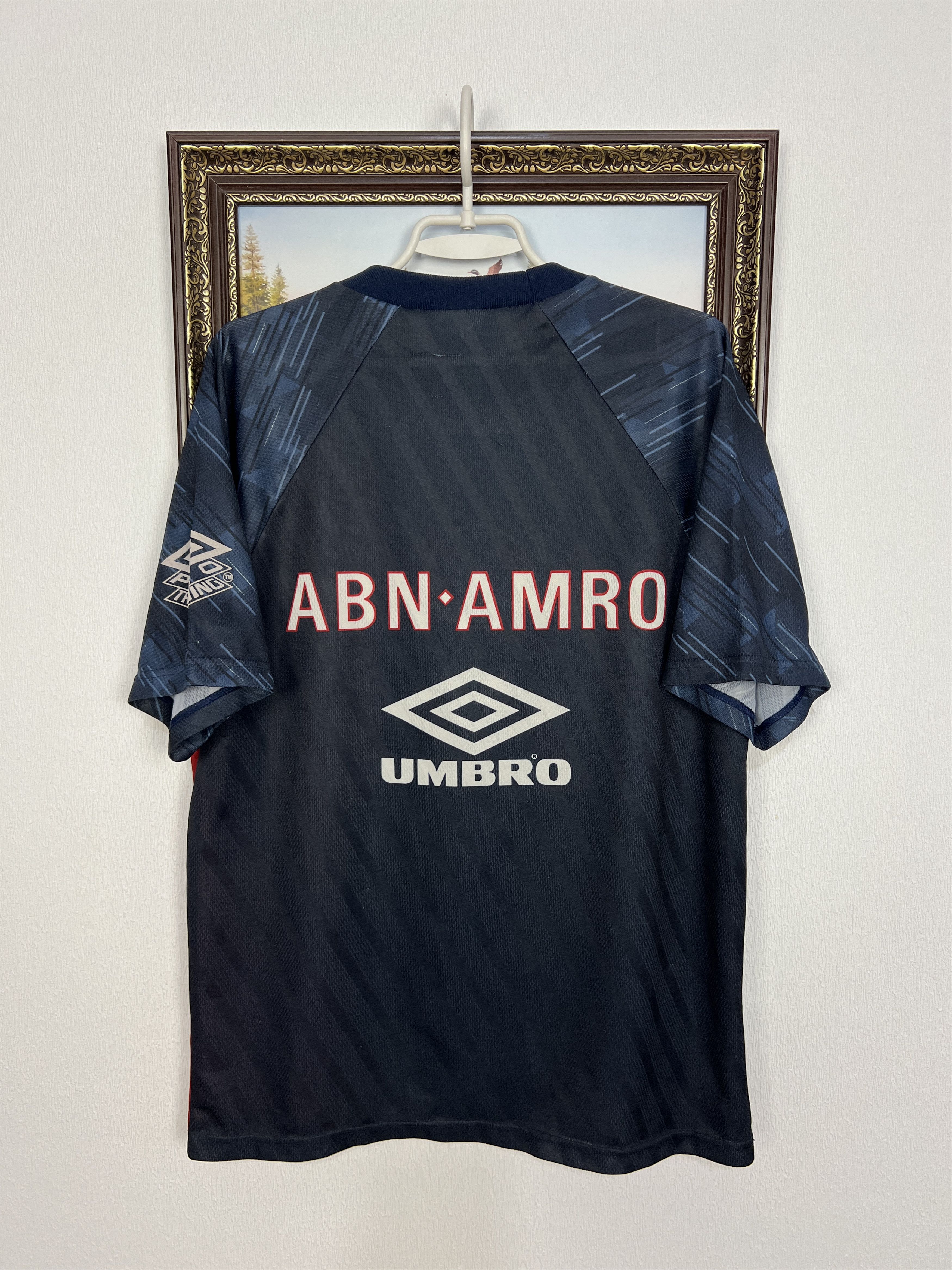 Umbro Vintage Ajax Amsterdam Football Train Shirt Soccer Jersey Size US L / EU 52-54 / 3 - 9 Thumbnail