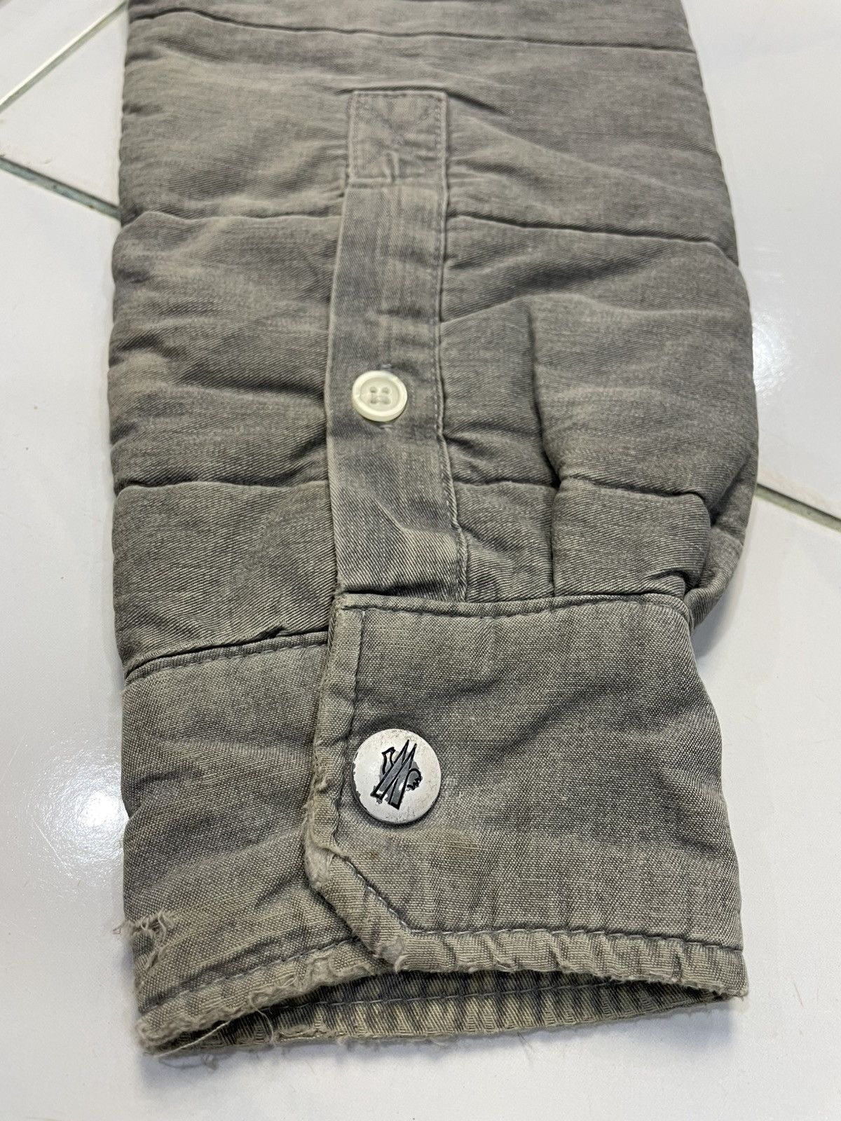 Moncler Vintage Moncler Camme Bleu Distressed Down Shirt Jacket Size US M / EU 48-50 / 2 - 5 Thumbnail
