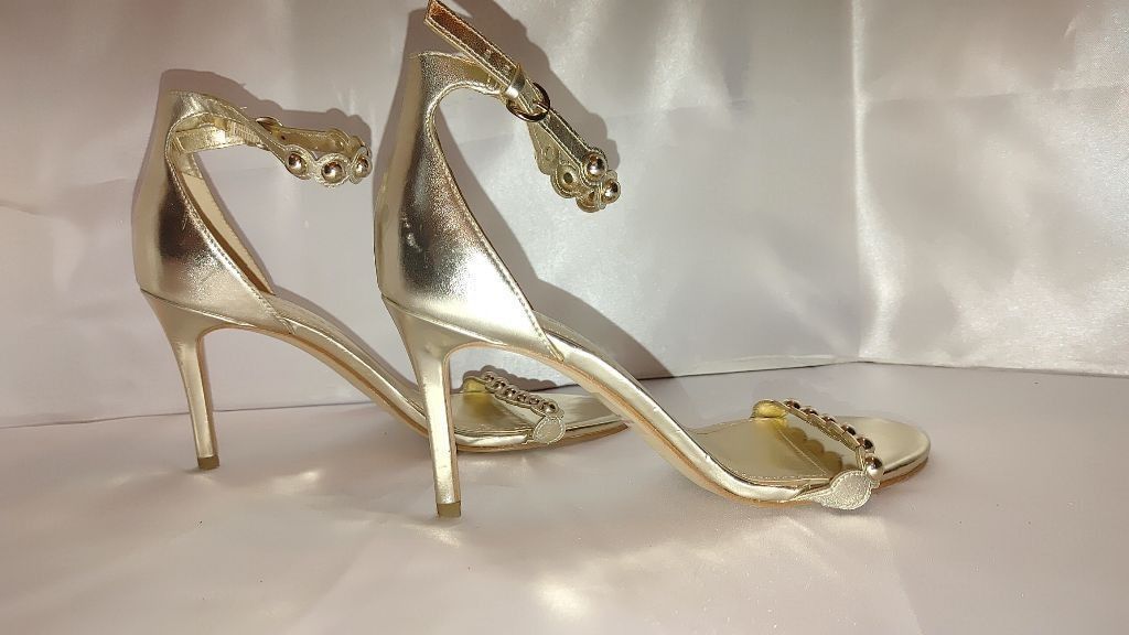 Marc Fisher Marc Fisher LTD Belia Gold Ankle Strap Sandals Size 7M Size US 7 / IT 37 - 4 Thumbnail