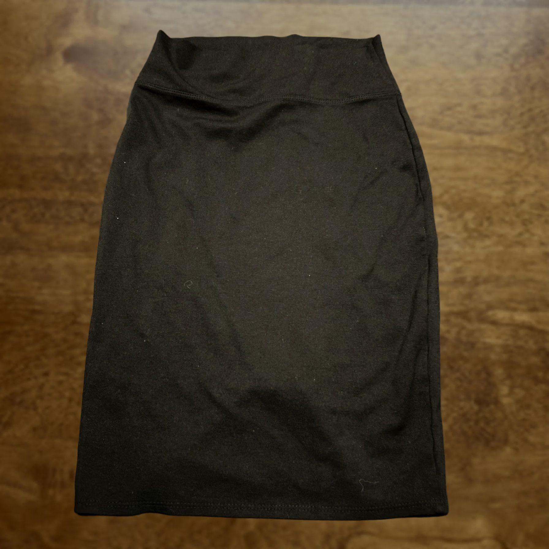 Vintage Hybrid & Company Pencil Skirt Women Size M Black with slit in the back Rayon Blend A36 Size 32" / US 10 / IT 46 - 1 Thumbnail
