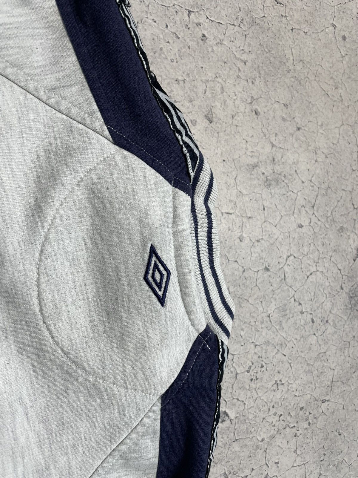 Umbro Vintage 90s Umbro Sweatshirt Big Logo Y2K Size US L / EU 52-54 / 3 - 9 Thumbnail