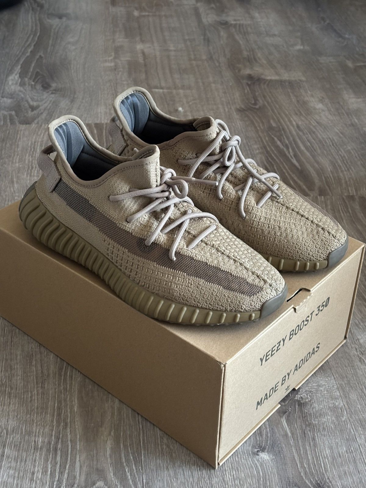 Yeezy Yeezy 350 v2 - Earth Size US 10 / EU 43 - 1 Thumbnail