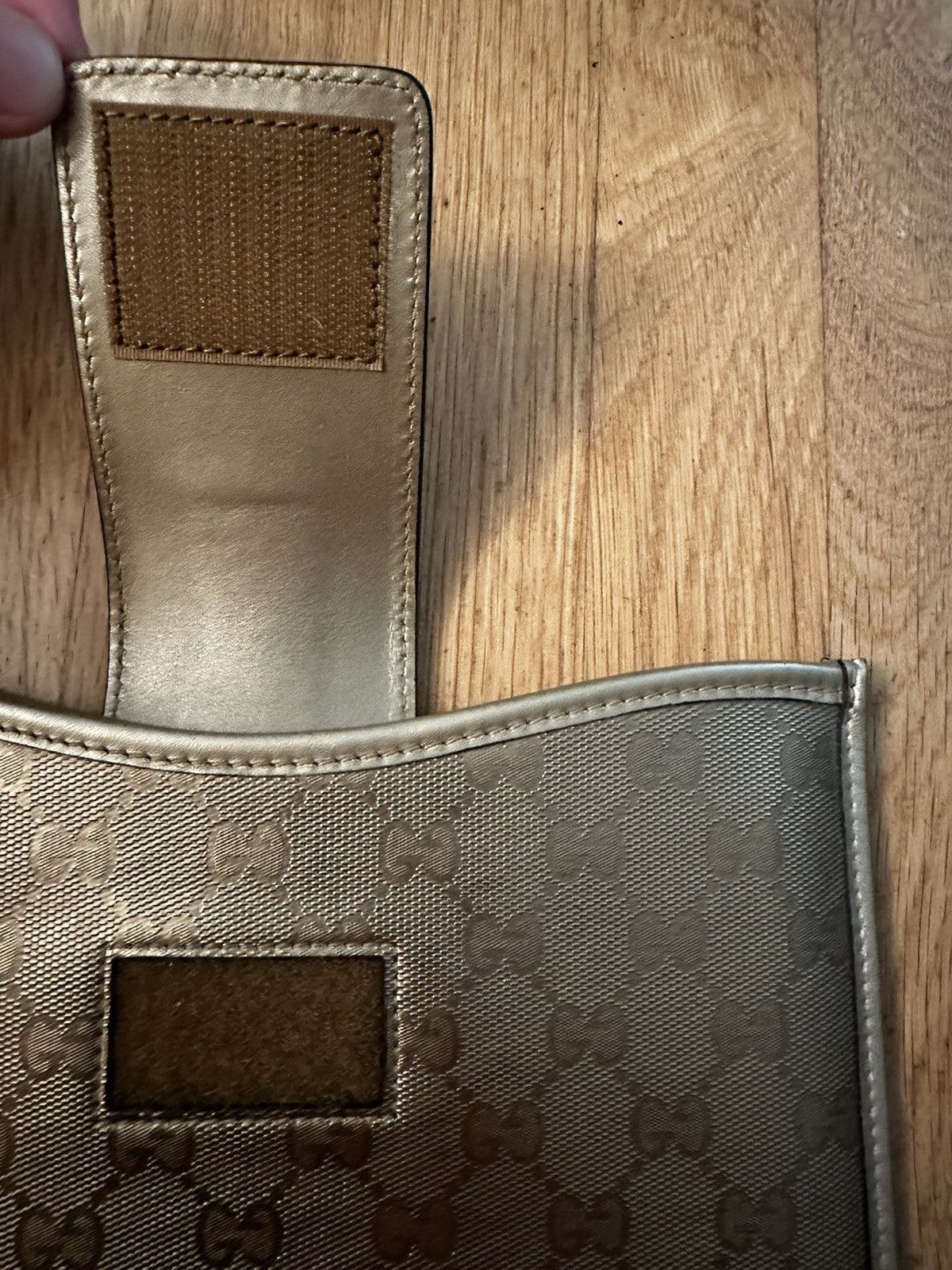 Designer × Gucci × Vintage Discontinued Gucci leather iPad case ‘Gold’ 2010 Size ONE SIZE - 4 Thumbnail