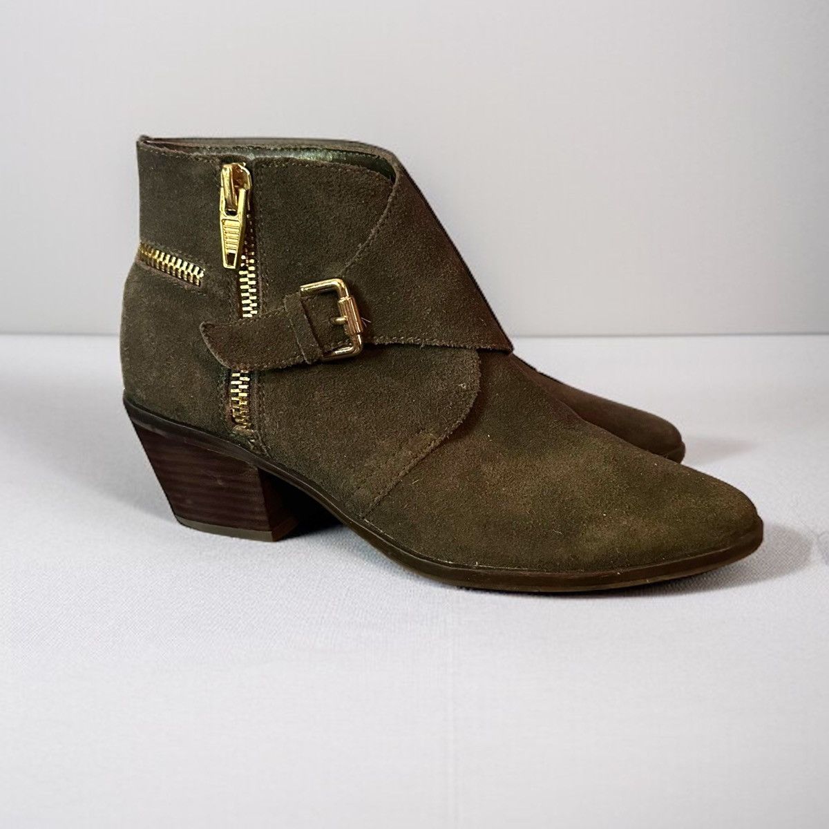 Dolce Vita Dolce Vita olive green suede ankle boots Size US 8.5 / IT 38.5 - 1 Thumbnail