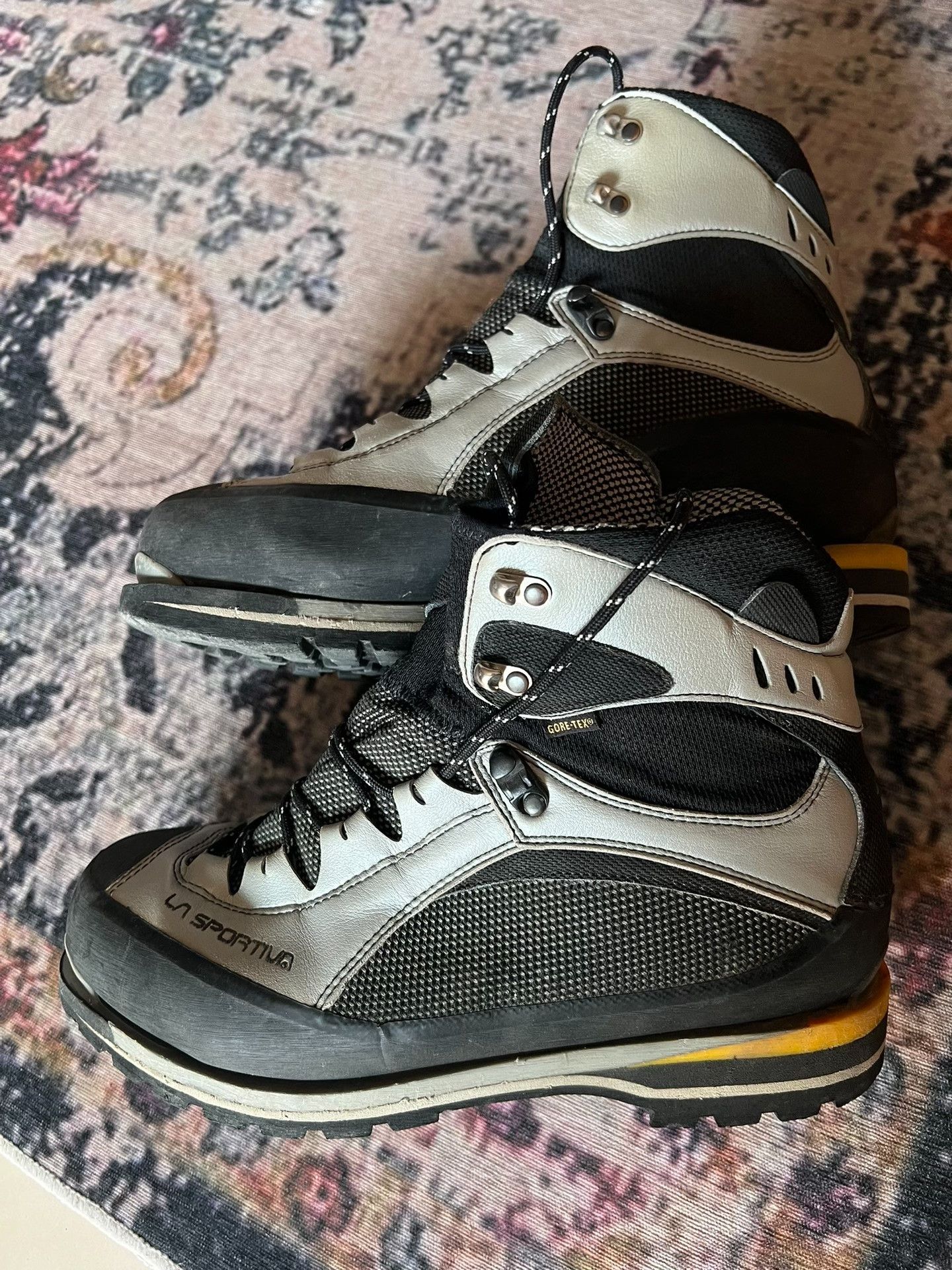 La Sportiva La Sportiva Mountaineering Ice Climbing Boots Size US 11 / EU 44 - 1 Thumbnail