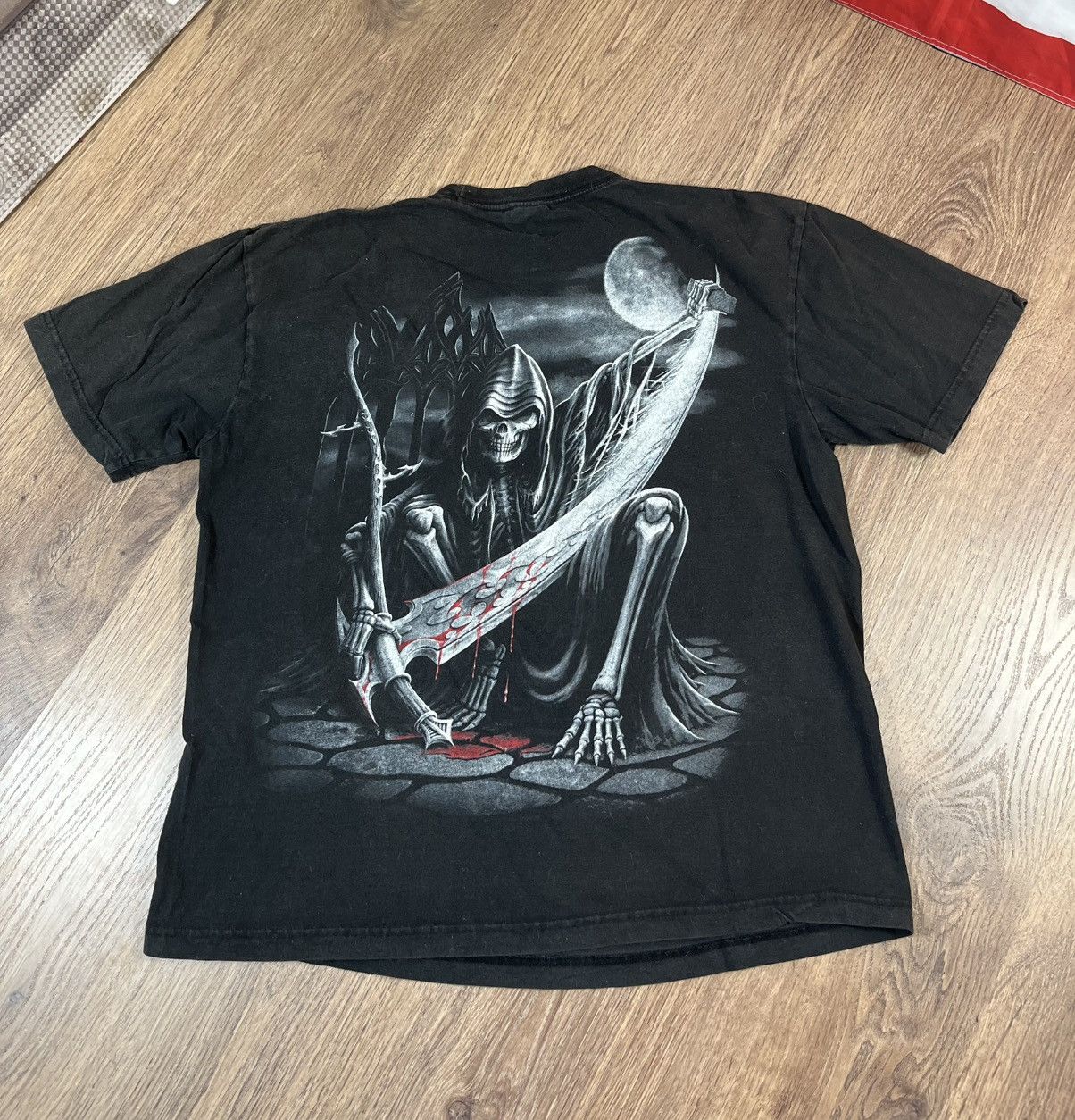 Vintage Vintage Spiral Gothic Distressed Faded Y2K T Shirt Size US XL / EU 56 / 4 - 1 Thumbnail