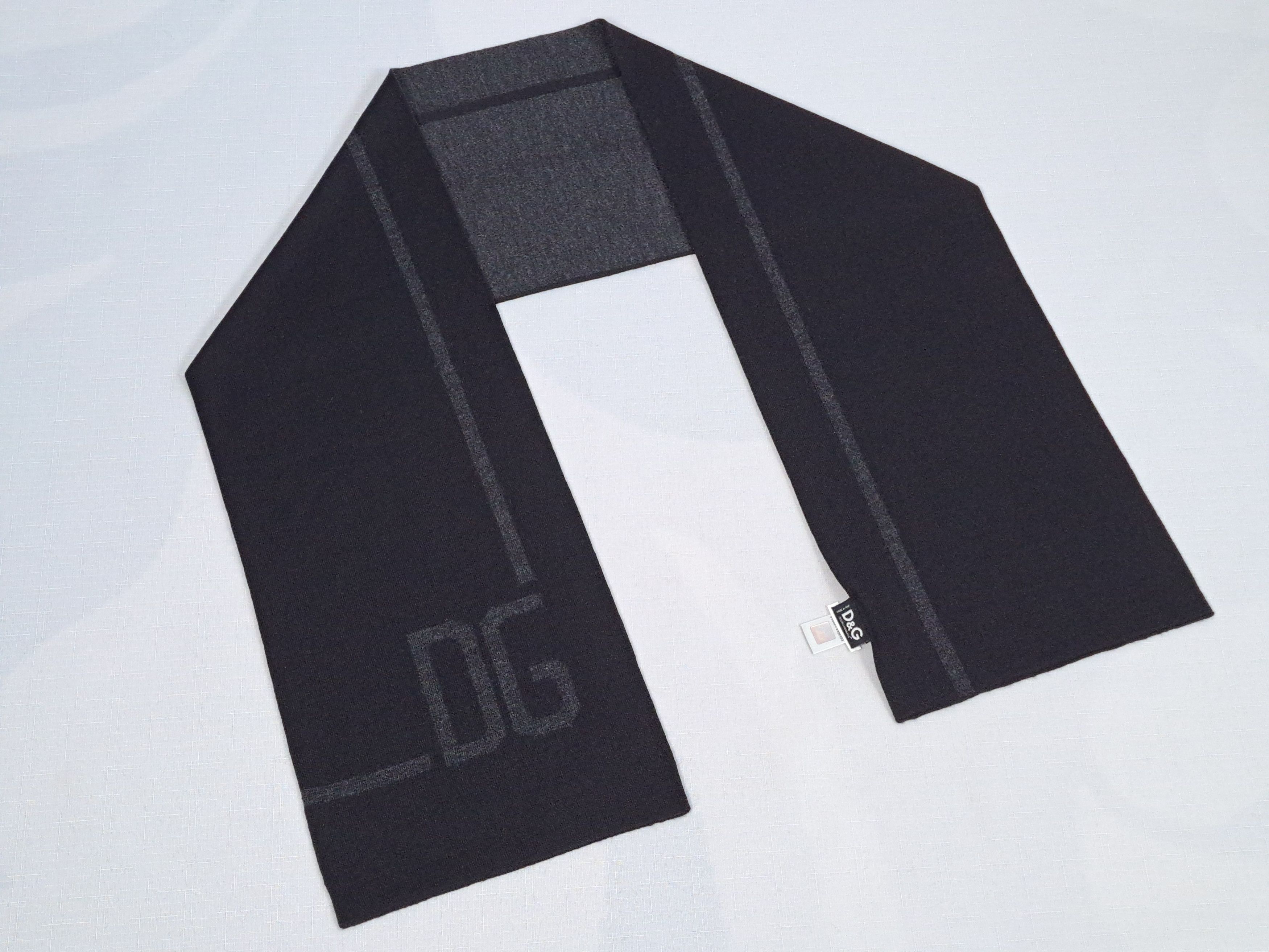Dolce & Gabbana Dolce&Gabbana big logo wool scarf. Made in Italy Size ONE SIZE - 8 Thumbnail