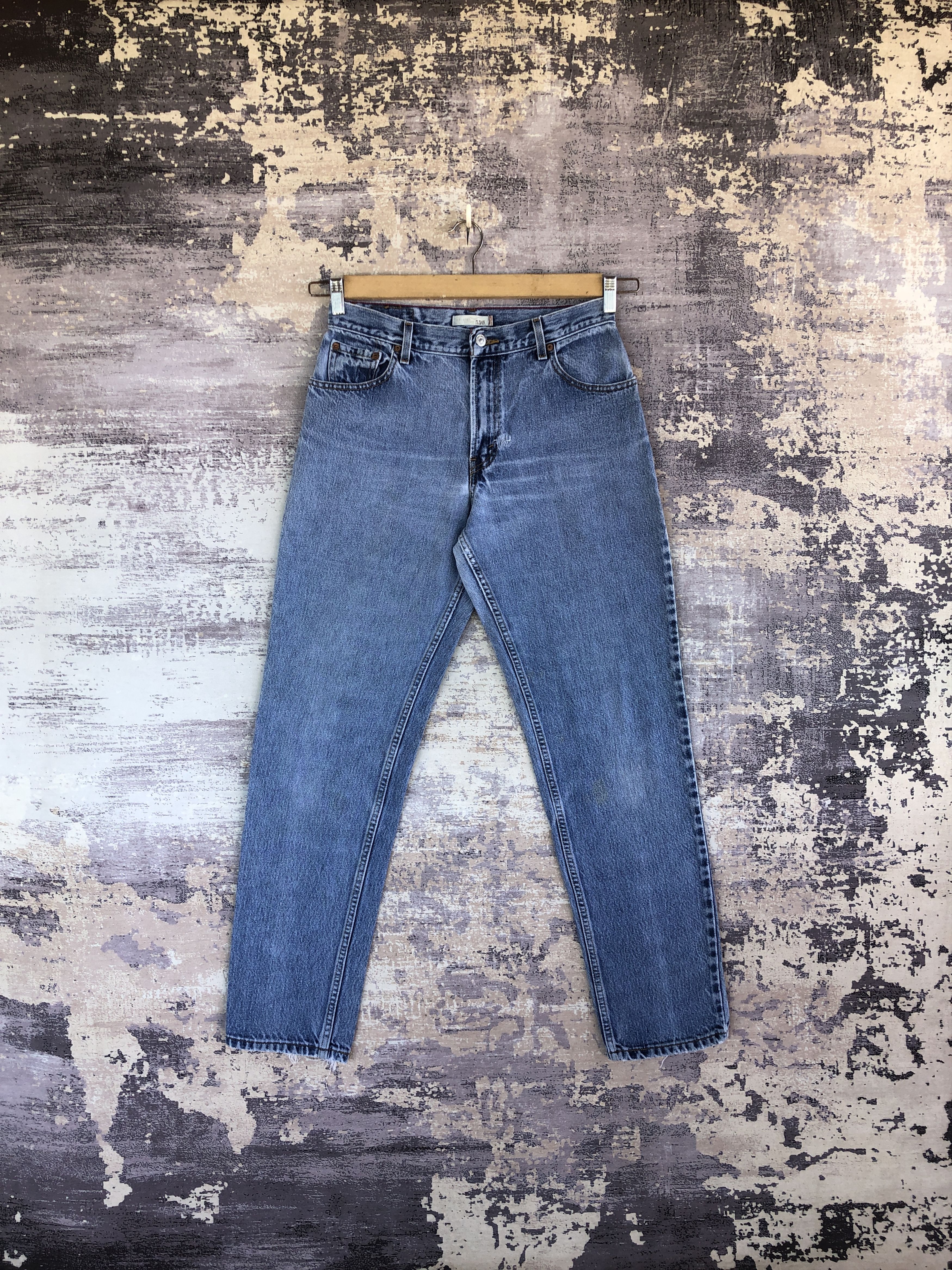 Levi's Vintage Levis 550 Faded Jeans Tapered Light Wash Denim Size 28" / US 6 / IT 42 - 1 Thumbnail