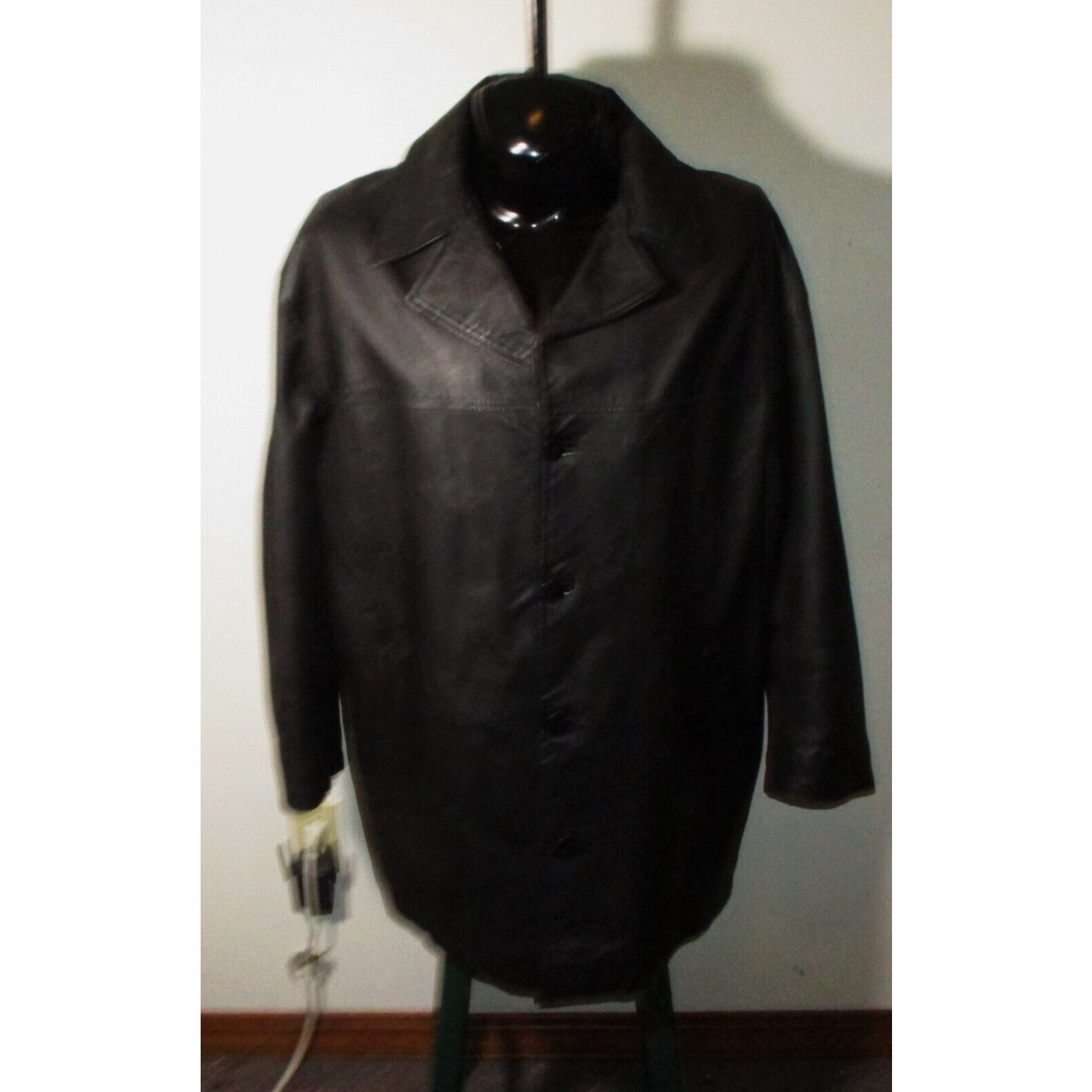 image of Vintage Men's Towncraft Black 100% Leather Coat Size XL in White