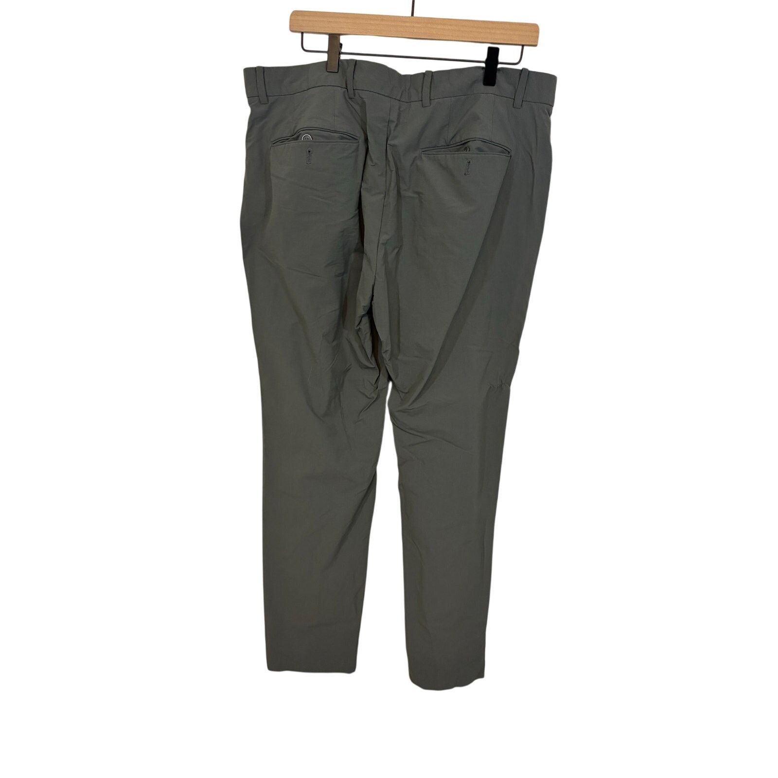 Other Gap Slim Fit Gray Lightweight Tech Chino Pants Men's 36x34 Size US 36 / EU 52 - 5 Thumbnail