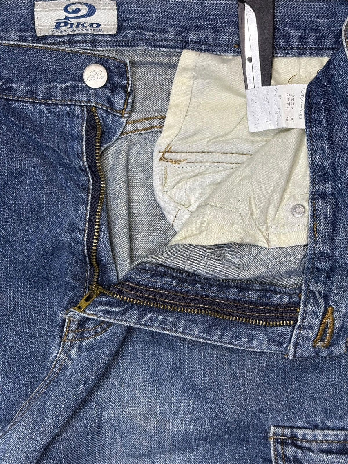 Japanese Brand Vintage Japanese Brand Mud Wash Baggy Cargo Jeans Size US 34 / EU 50 - 10 Thumbnail