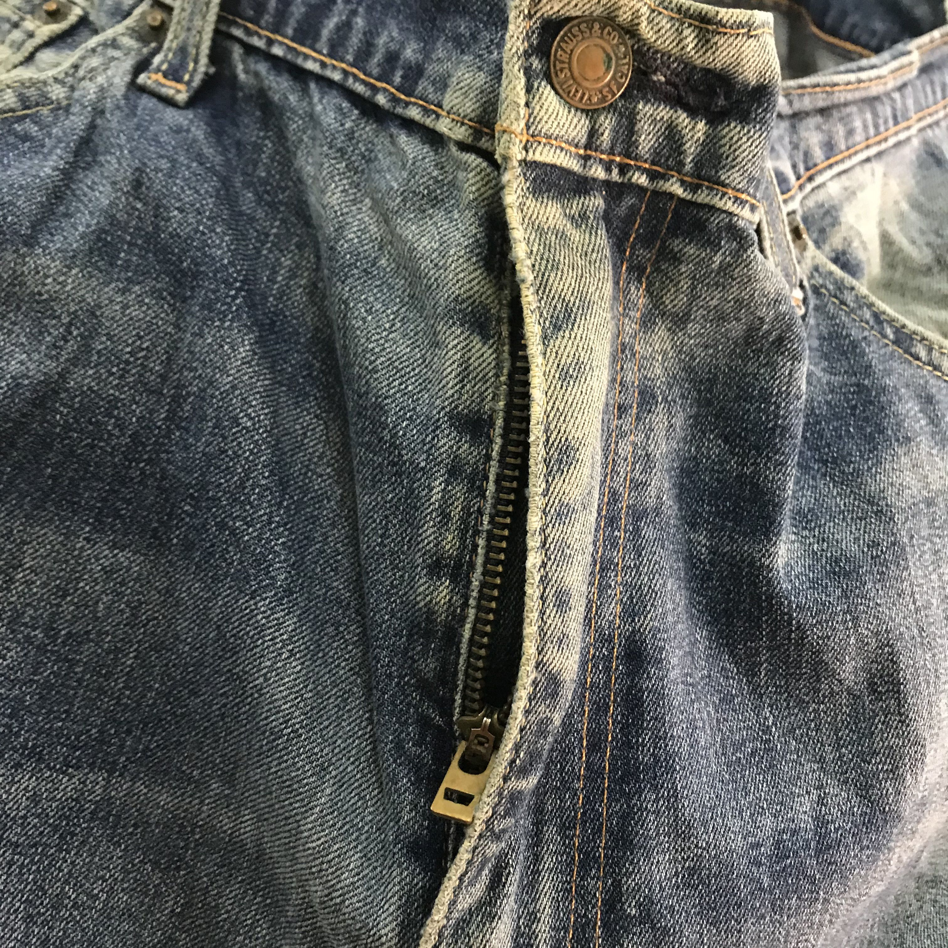 Levi's Vintage Levi’s 505 Blue Jeans 1990s Distressed Workwear Size US 40 / EU 56 - 7 Thumbnail