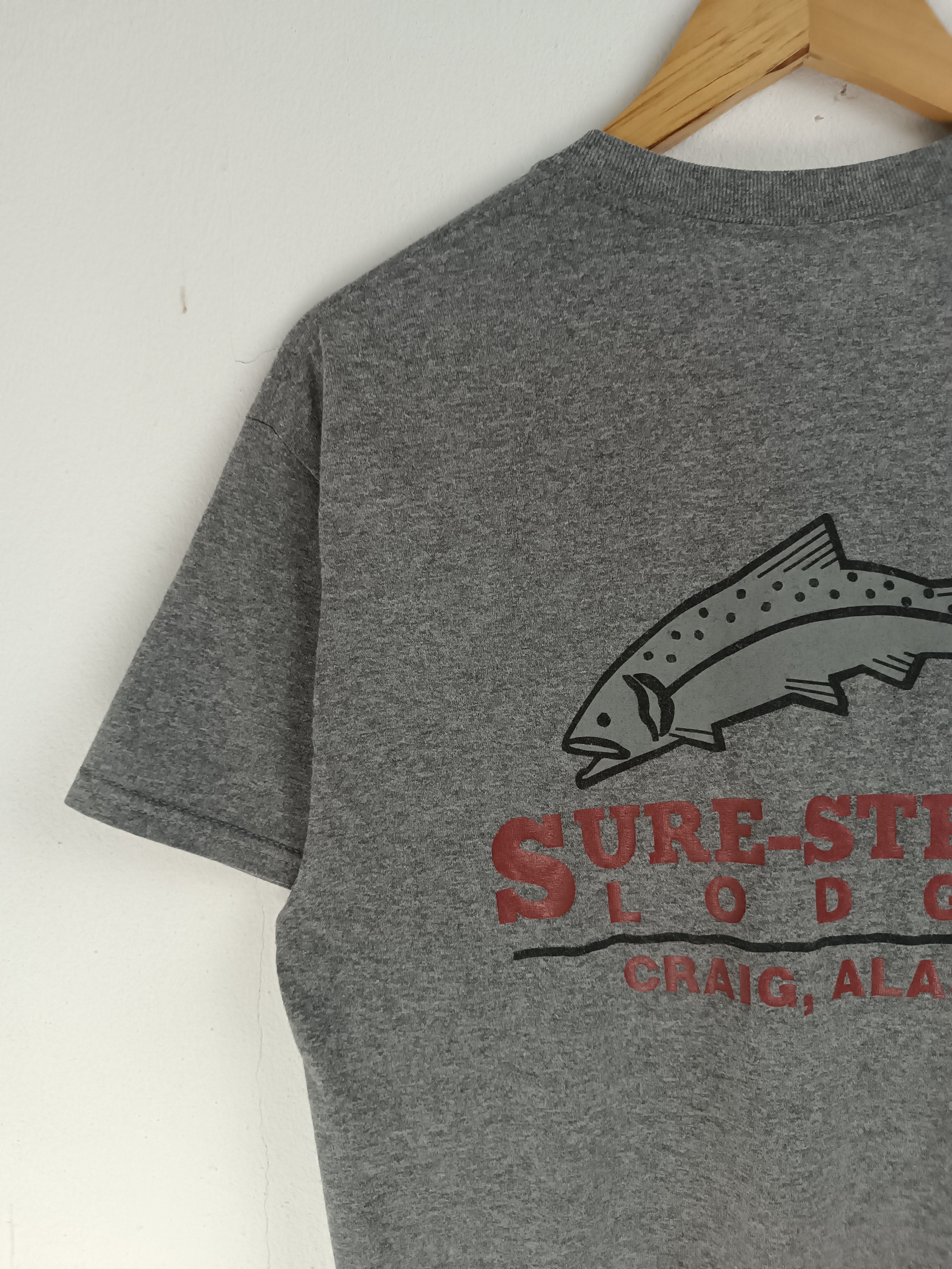Bass Pro Shops VINTAGE Y2K SURE STRIKE LODGE ALASKA TEE BASS PRO SHOP Size US M / EU 48-50 / 2 - 10 Thumbnail