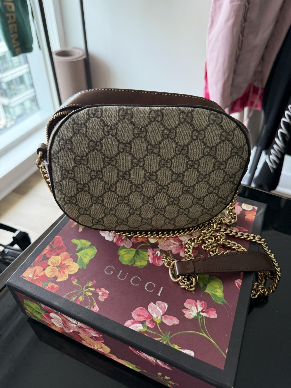 Gucci Gucci GG Supreme Canvas & Leather Camera Bag in Beige Size ONE SIZE - 4 Thumbnail