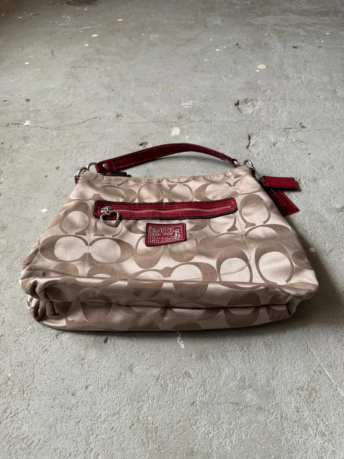 Coach Coach Signature Daisy Poppy Heart Shoulder Bag Beige/Red Size ONE SIZE - 5 Thumbnail