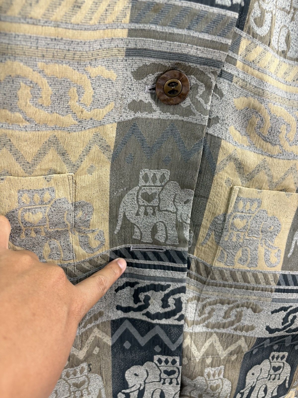 Vintage Vintage Elephant Graphic Rare Design Tshirt Button Up Size US L / EU 52-54 / 3 - 5 Thumbnail