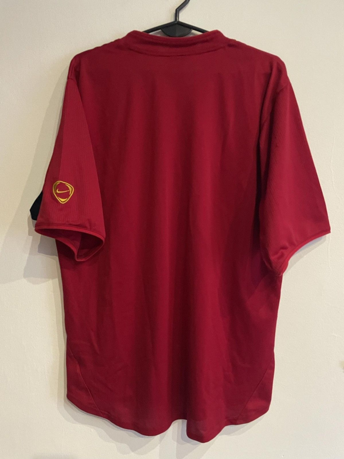 Nike 2003-04 Barcelona Nike Training Shirt - 9/10 - (L) Size US L / EU 52-54 / 3 - 4 Thumbnail