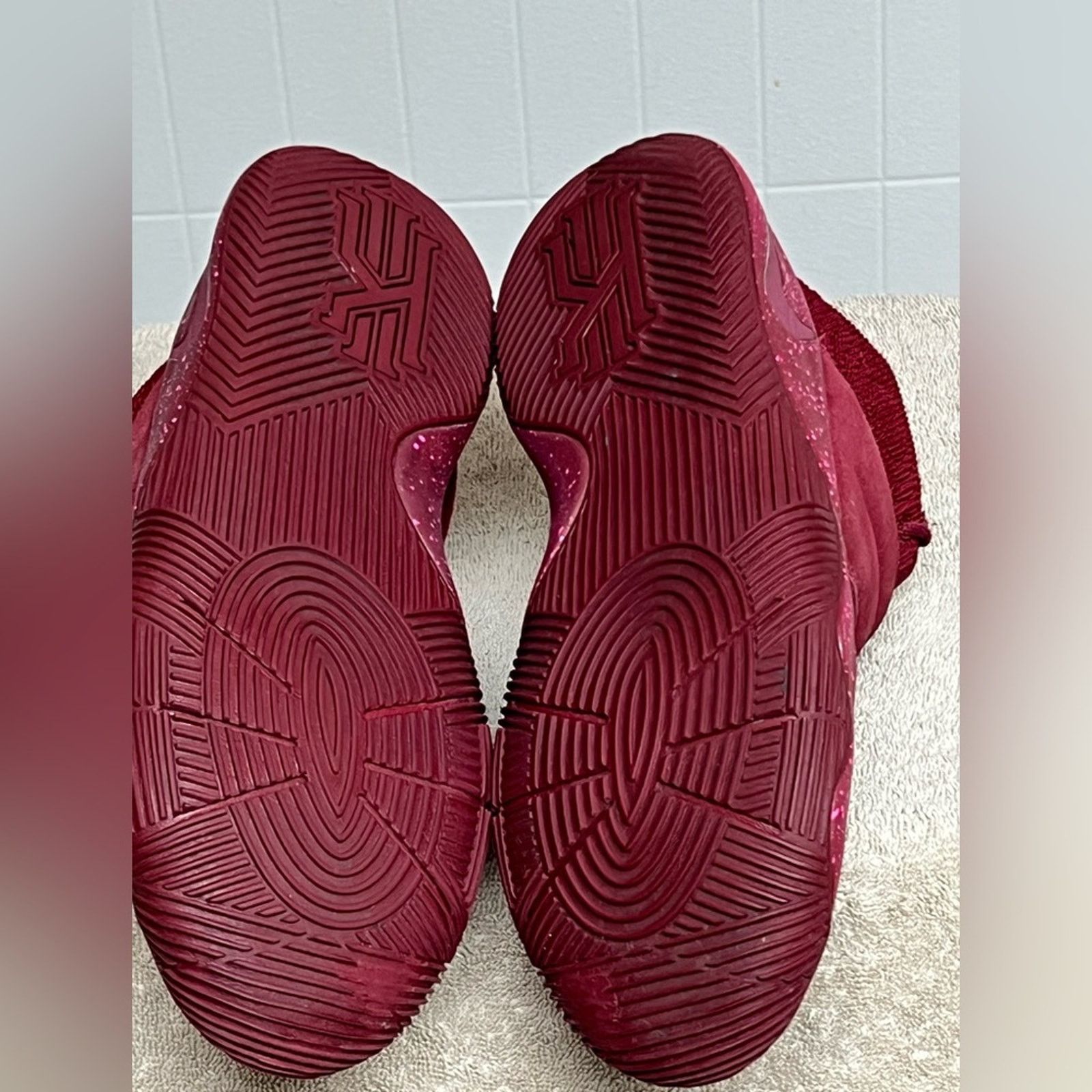 Nike Nike Kyrie 2 "Red Velvet" Shoes Youth 6Y Red Athletic Size US 7.5 / IT 37.5 - 6 Thumbnail