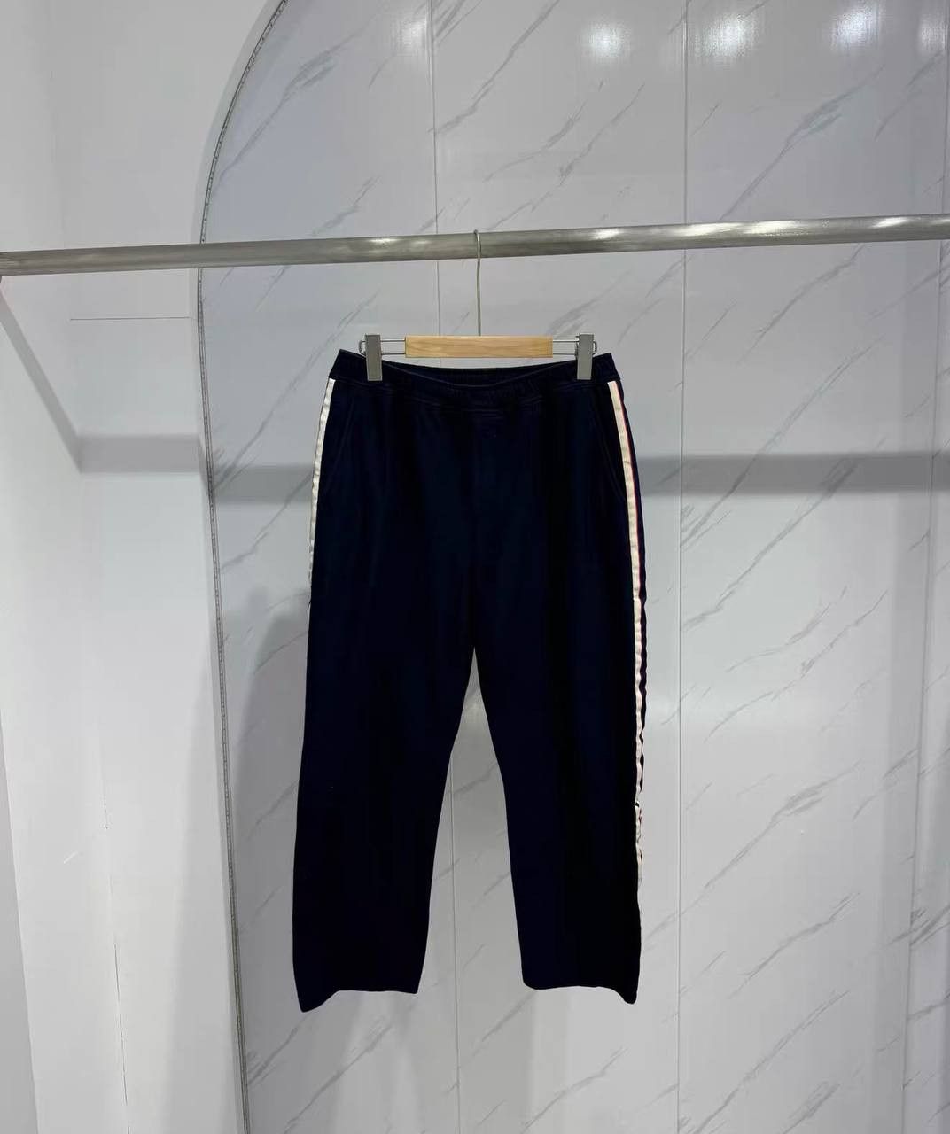 GUCCI casual trousers with side stripes and logo