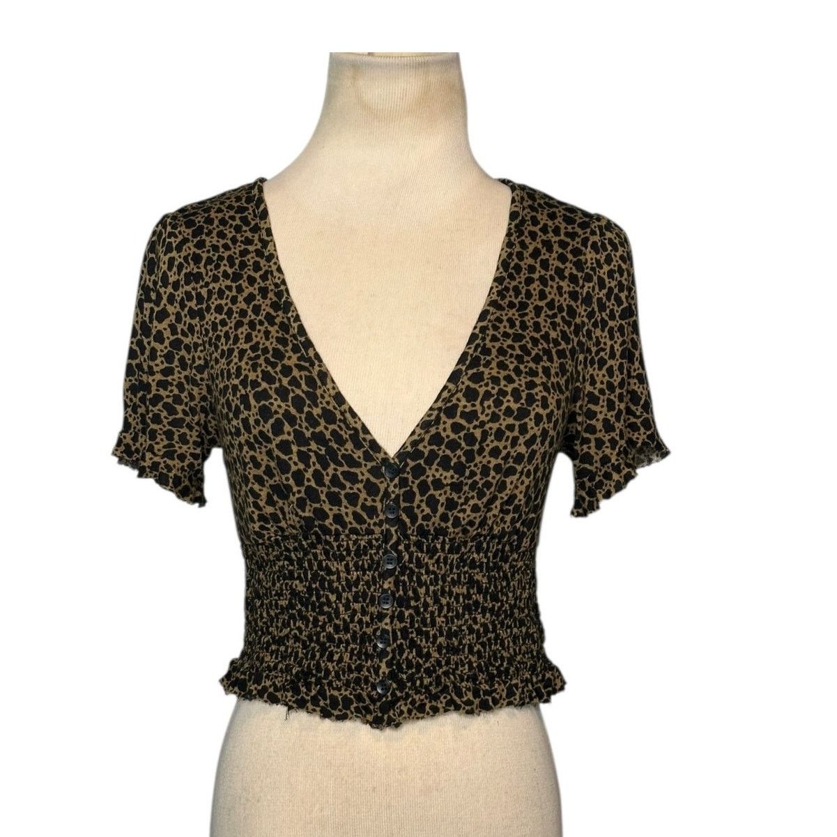 Urban Outfitters Urban Outfitters short sleeve smocked crop top Size Small Size M / US 6-8 / IT 42-44 - 1 Thumbnail