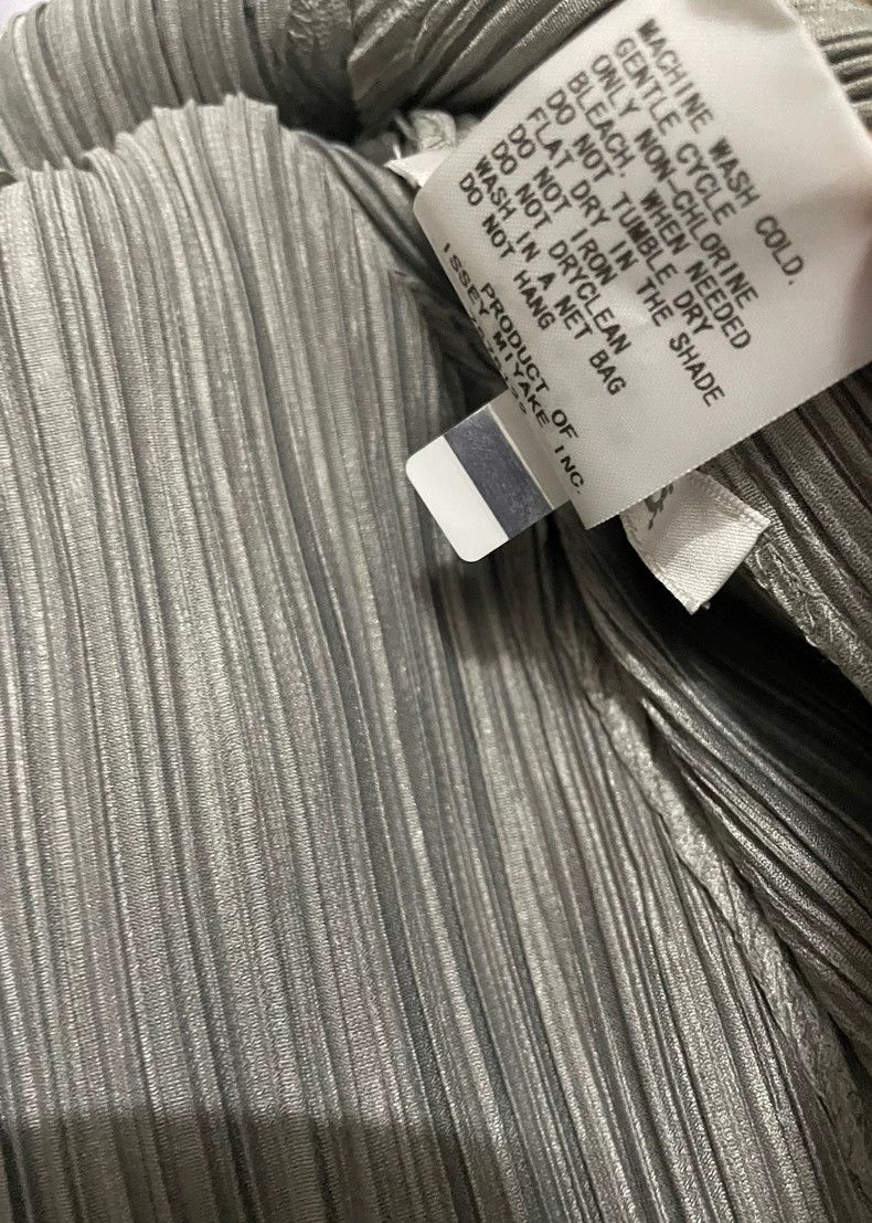 Pleats Please Issey Miyake Issey Miyake Grey pleated long-sleeved shirt Size XXL / US 16-18 / IT 52-54 - 6 Thumbnail