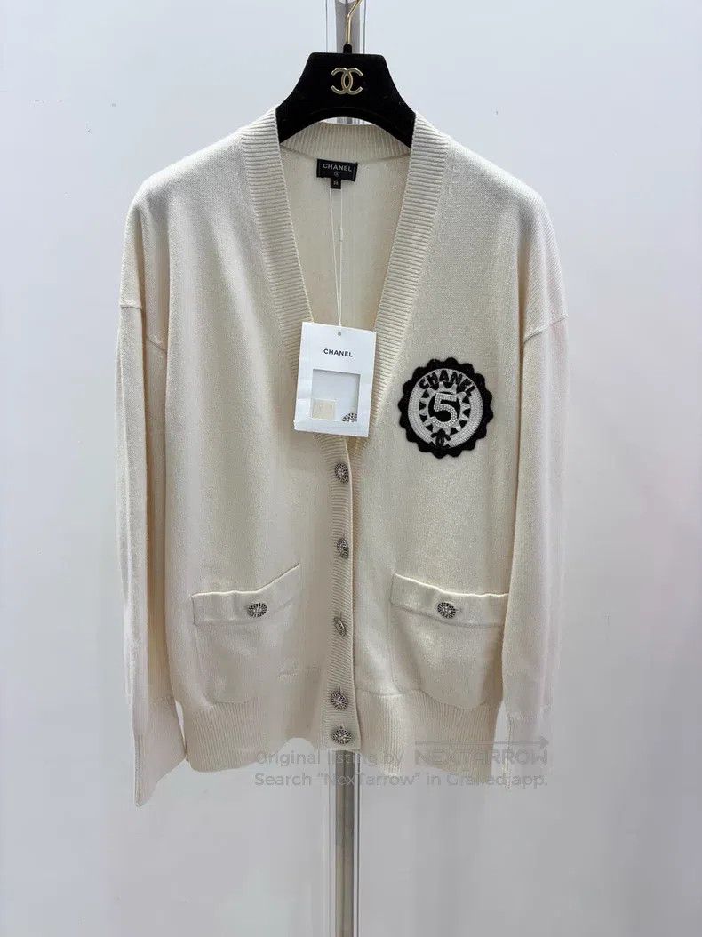 Chanel Chanel White knitted beaded 5 cardigans coat Size XS / US 0-2 / IT 36-38 - 1 Thumbnail