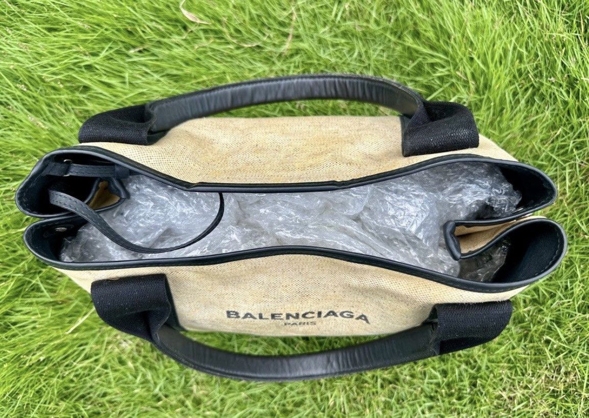 Balenciaga Authentic Balenciaga Navy Cabas Small in Beige Tote Bag Size ONE SIZE - 6 Thumbnail