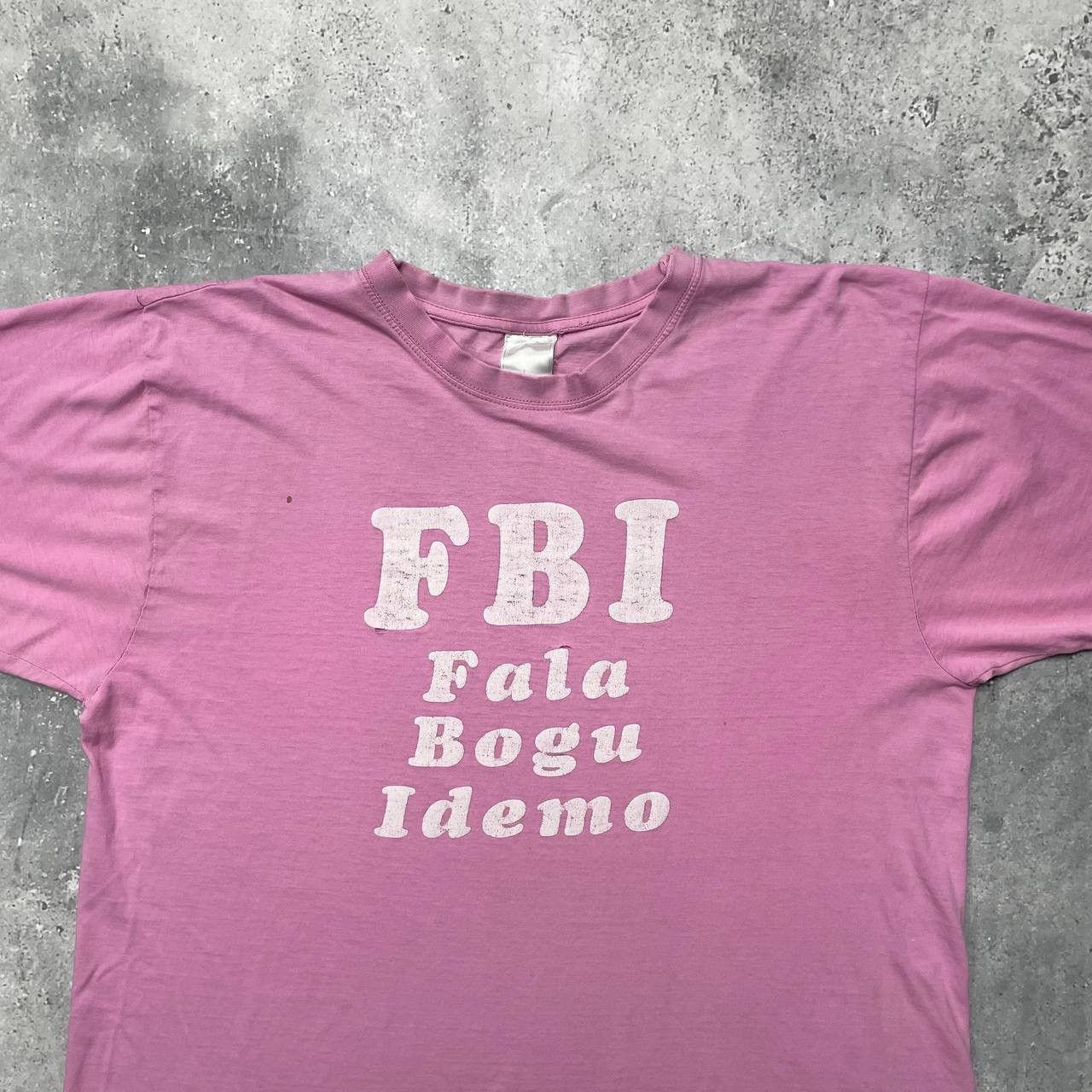 Vintage Vintage Y2K FBI Quote Thrashed T Shirt Faded Pink Size L Size US L / EU 52-54 / 3 - 3 Thumbnail