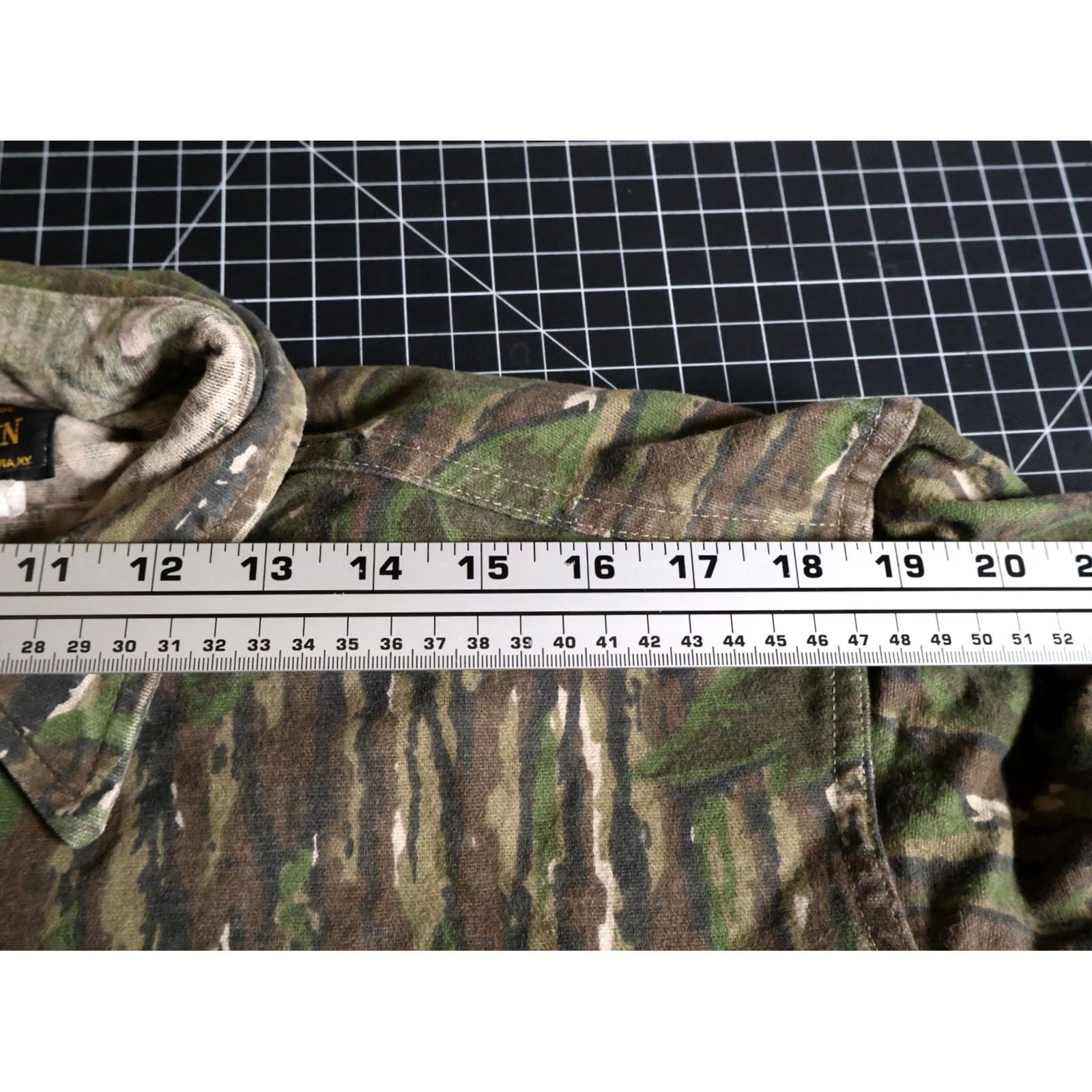 Realtree VINTAGE Melton Shirt Co. Deerskin Camouflage Flannel Shirt Mens Large Green RealTree Camouflage 80s Chamois Cotton Button-Up Size US L / EU 52-54 / 3 - 7 Thumbnail