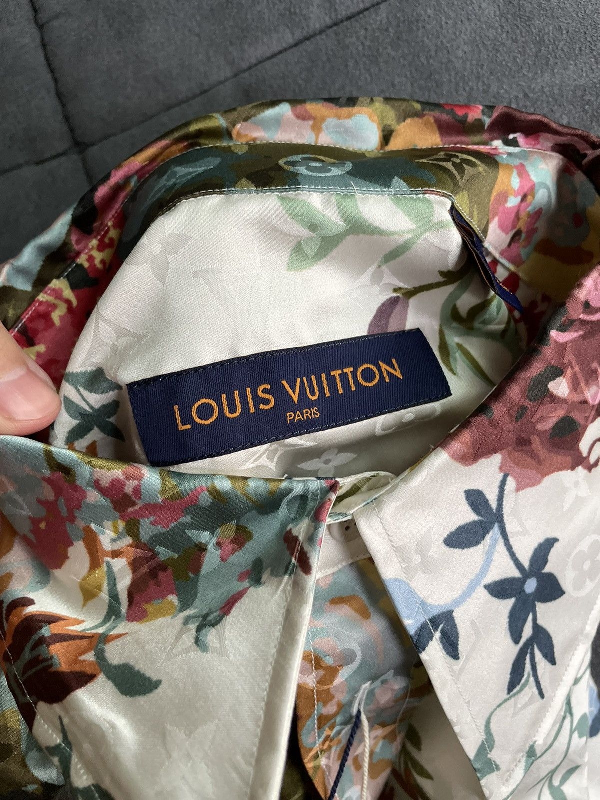Louis Vuitton Louis Vuitton Monogram Flower Silk Shirt Size US M / EU 48-50 / 2 - 8 Thumbnail