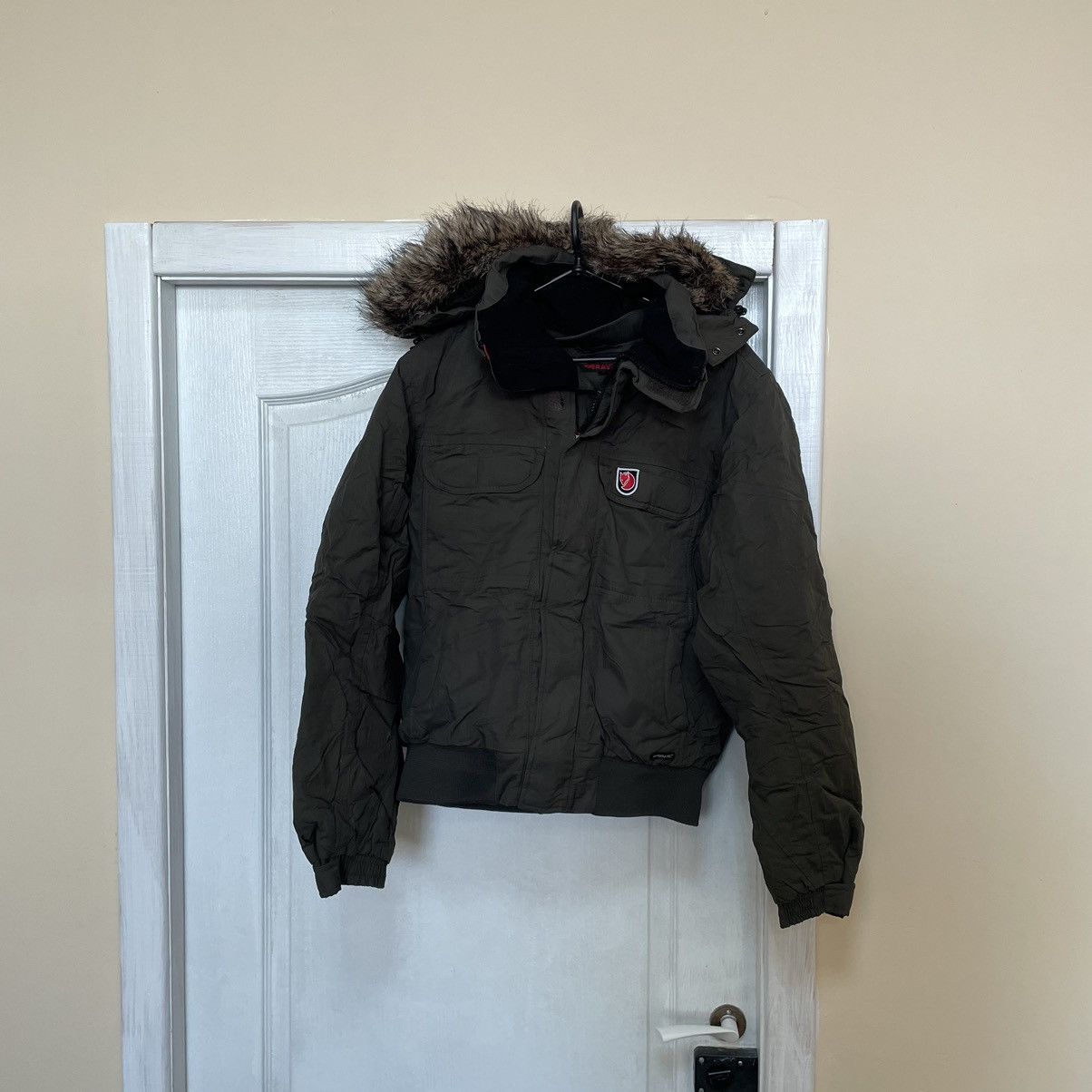 Fjallraven Fjallraven bomber cropped fur faux Parka Puffer coat Jacket Size US S / EU 44-46 / 1 - 1 Thumbnail