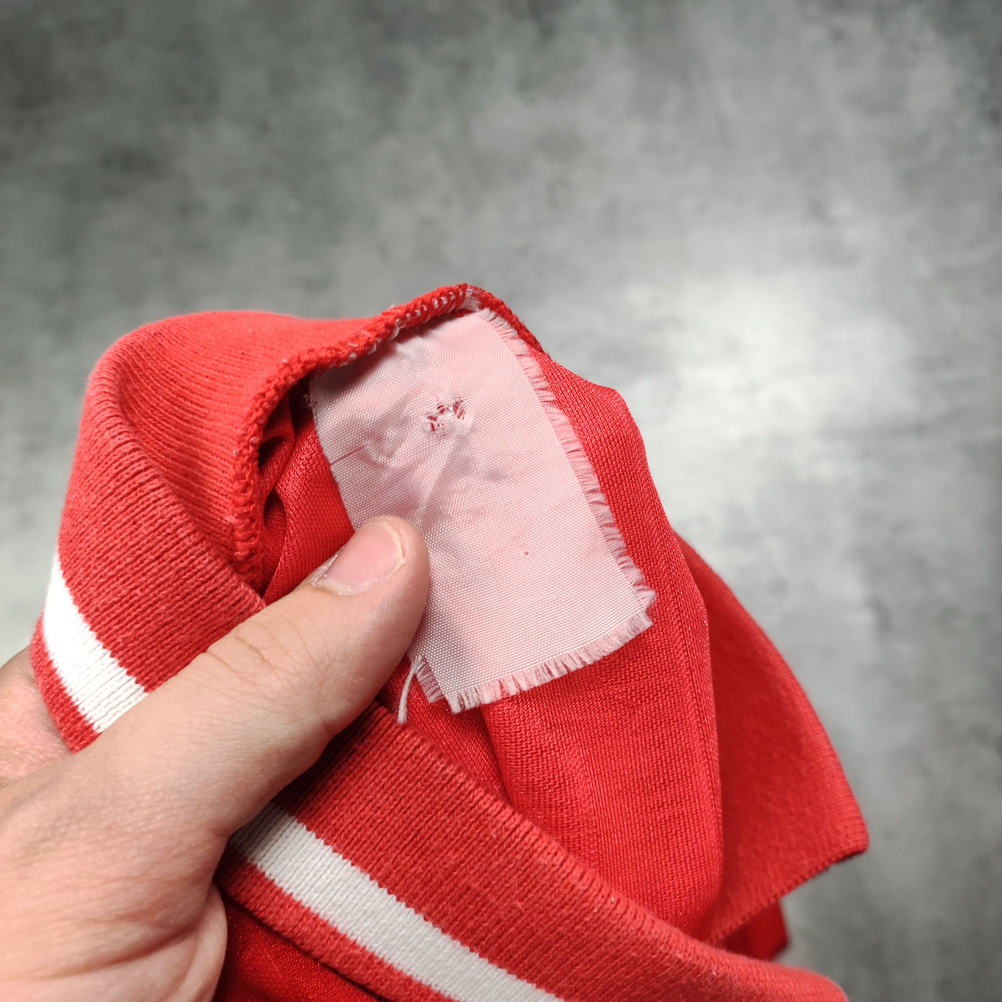 Vintage Vintage RARE 1992 Unique Wales National Team Umbro Jersey Size US XL / EU 56 / 4 - 8 Thumbnail