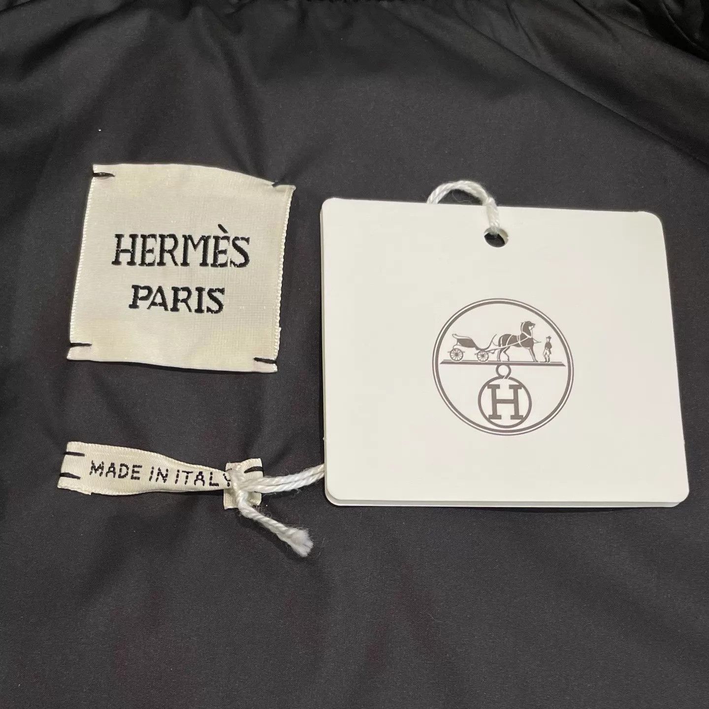 Hermes Hermes Black Down Vest 36 Badge Logo Drawstring Size XS / US 0-2 / IT 36-38 - 5 Thumbnail