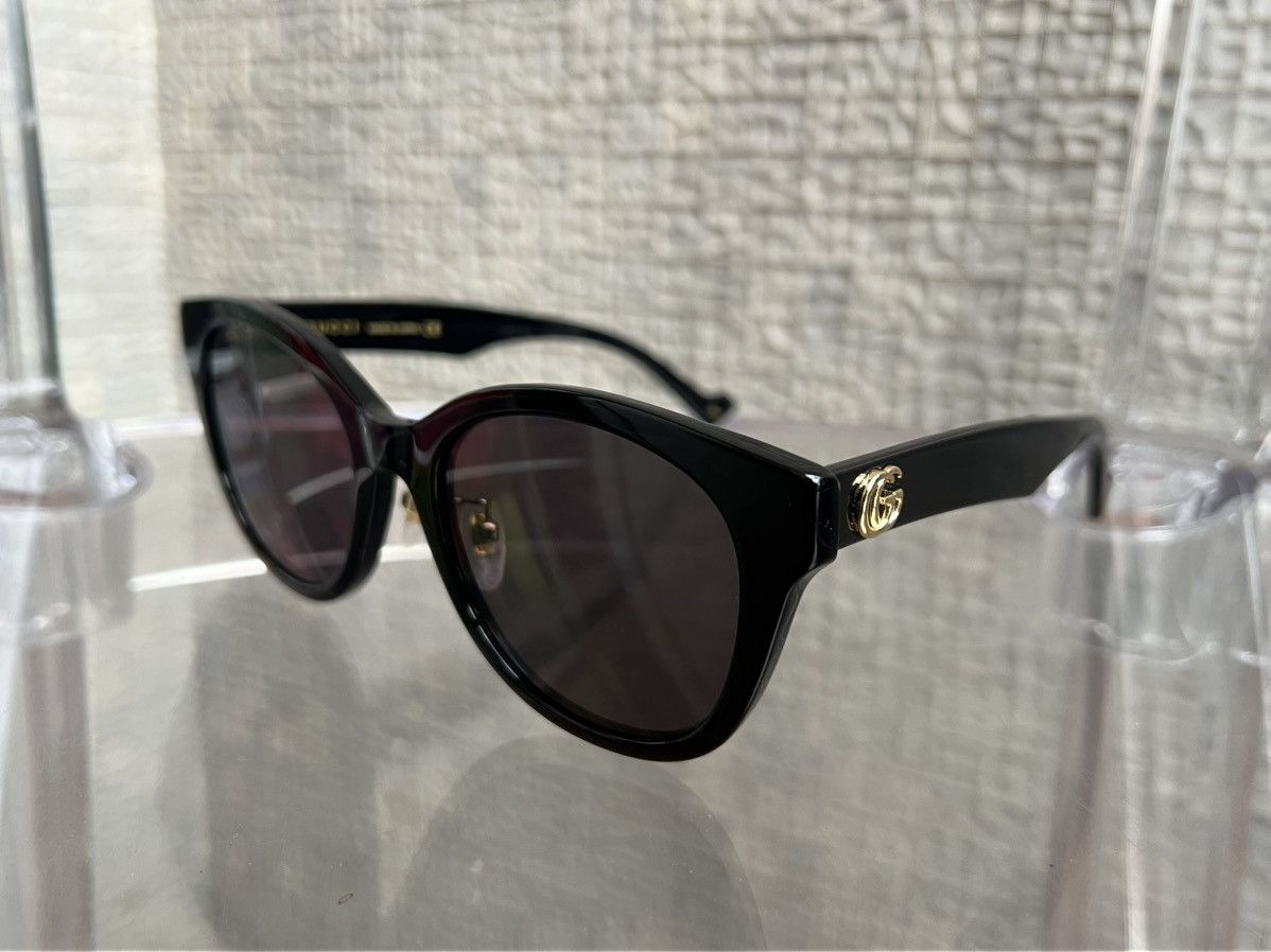 Gucci Gucci Oversized Black Logo Sunglasses Unisex Size ONE SIZE - 6 Thumbnail