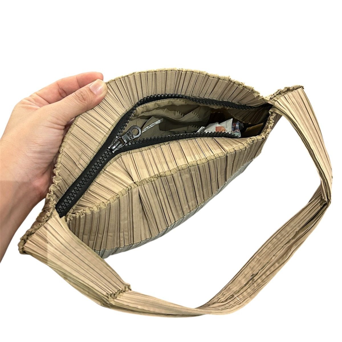 Pleats Please Issey Miyake Pleates Please Issey Miyake Beige One Shoulder Bag Size ONE SIZE - 3 Thumbnail
